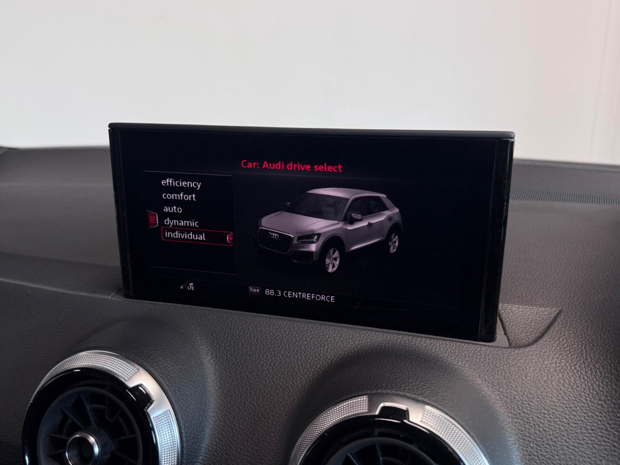Audi SQ2 view 37