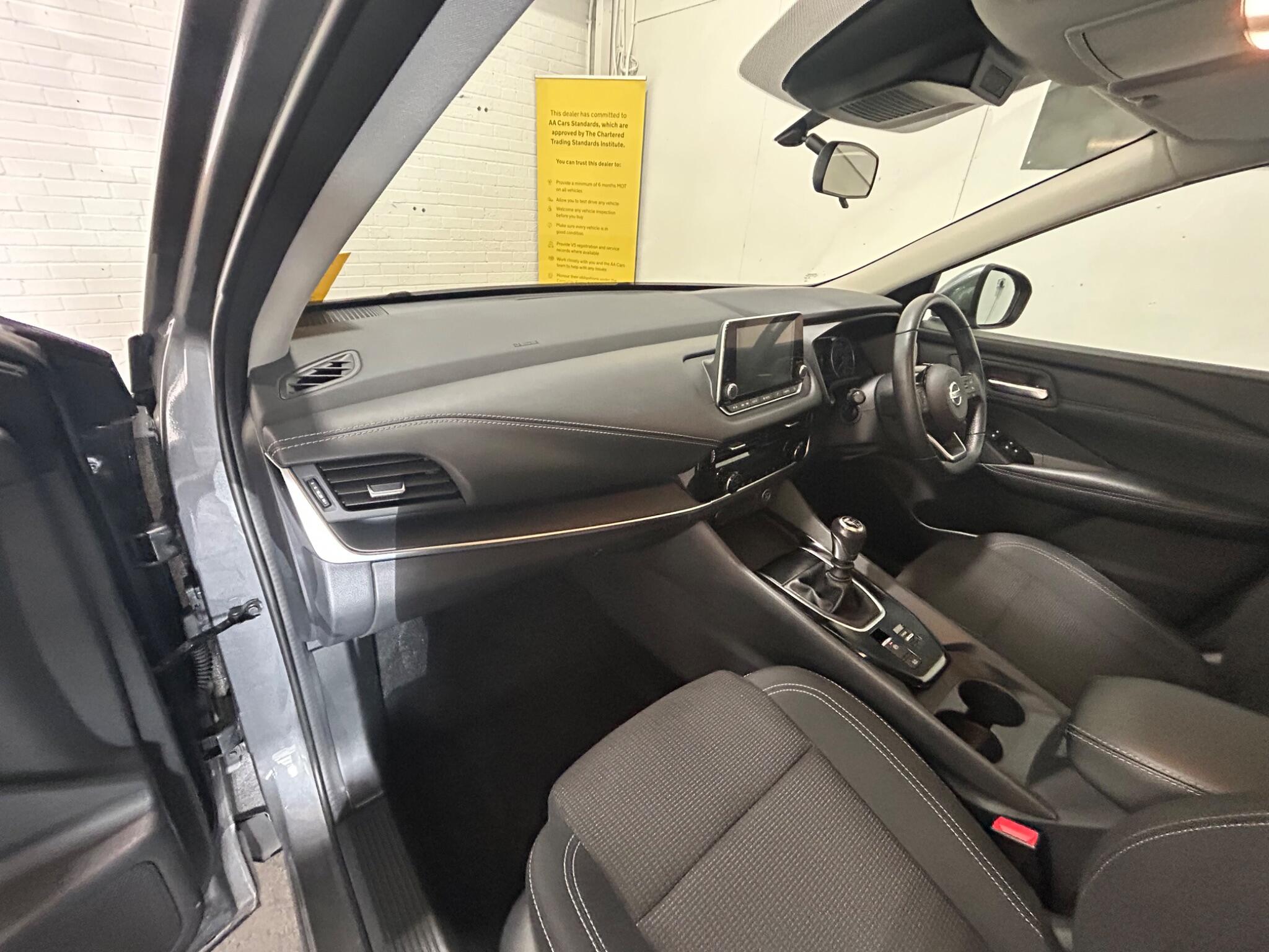2021 Nissan Qashqai 1.3 DIG-T MHEV Acenta Premium Euro 6 (s/s) 5dr • 21,764 miles image 13