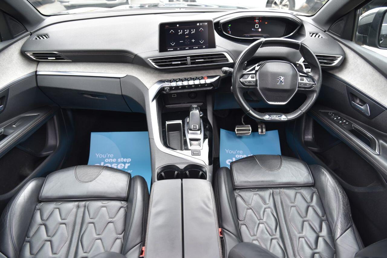 Peugeot 3008 view 2