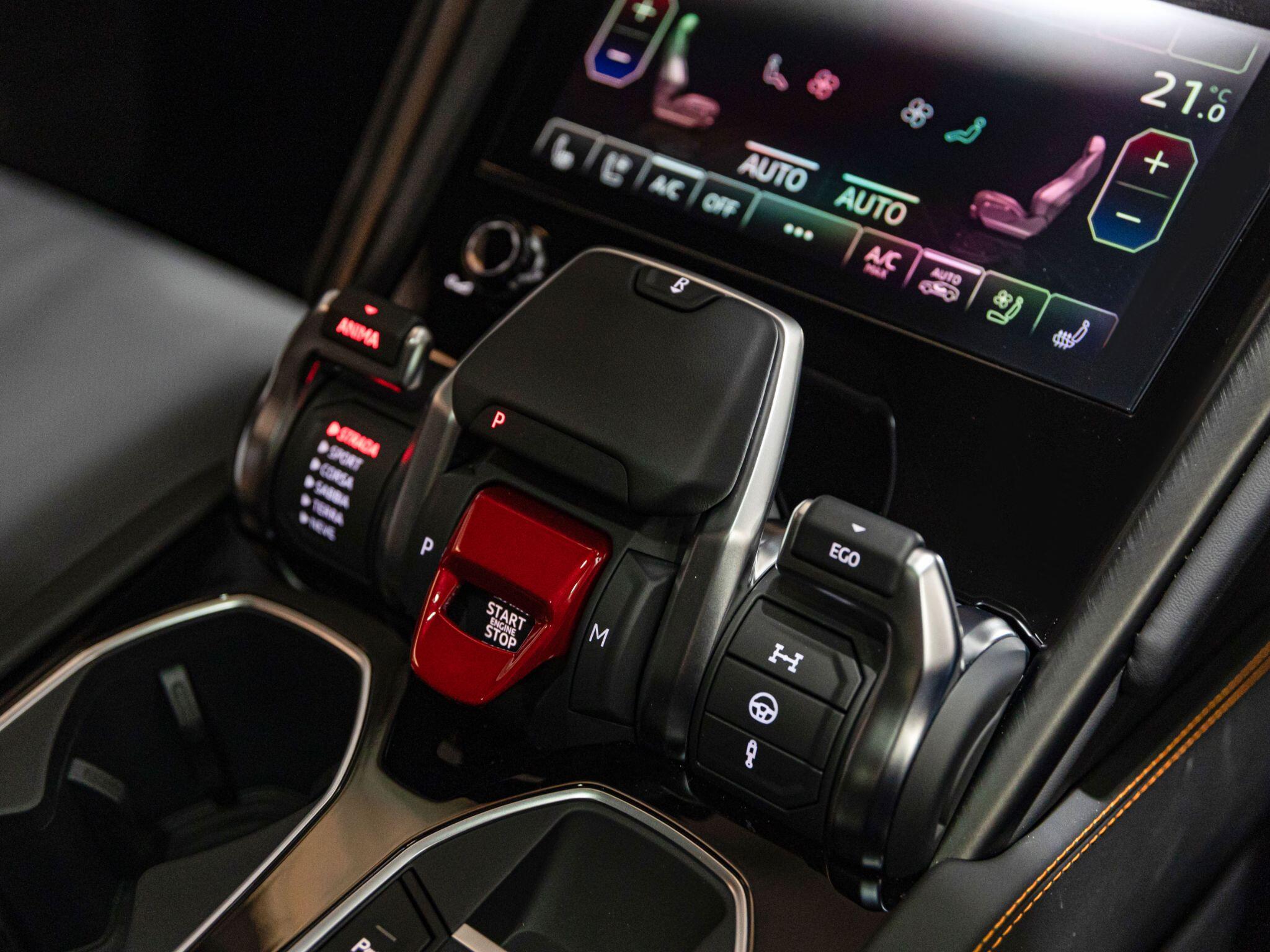 Lamborghini Urus view 15