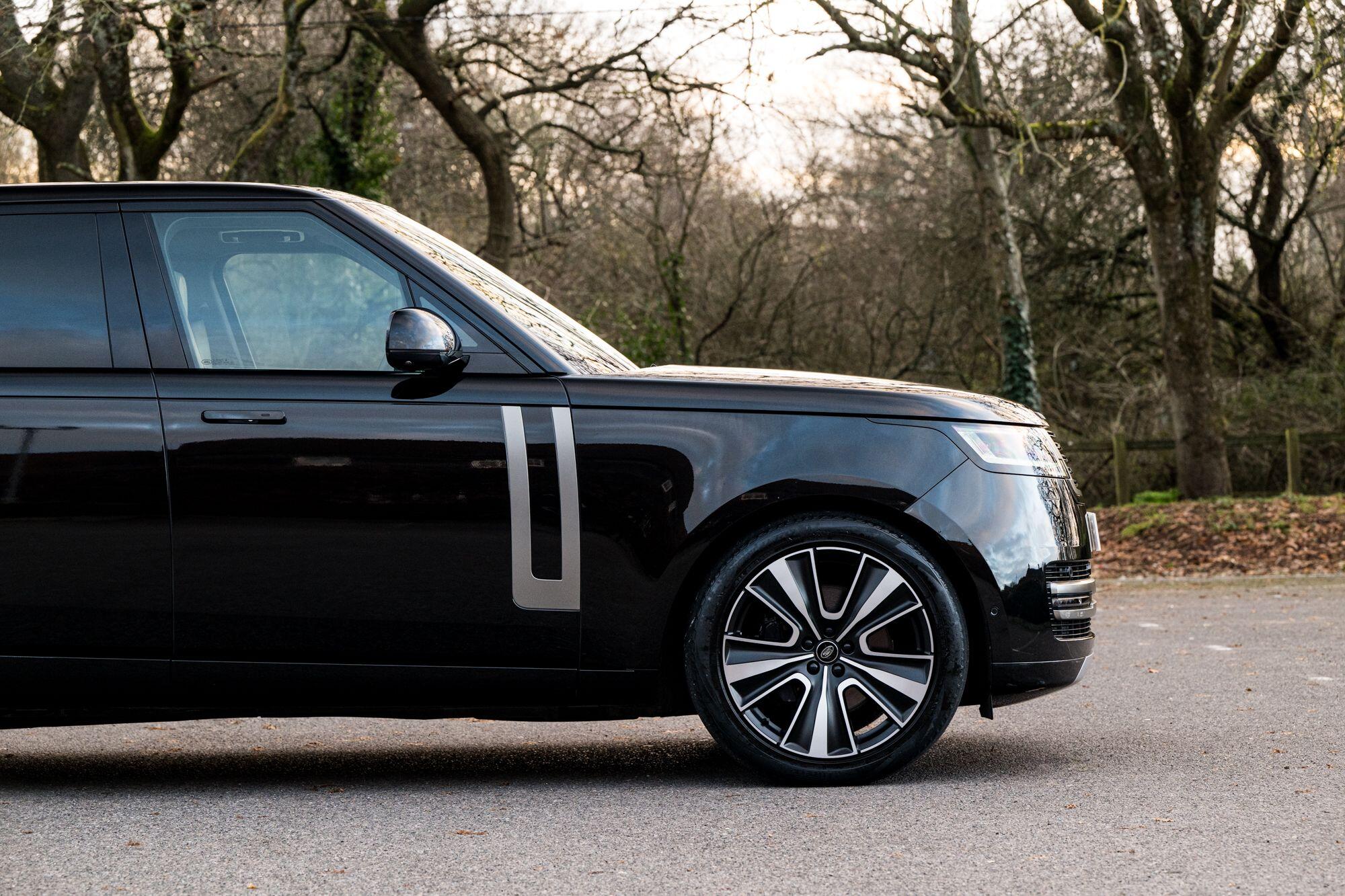 Land Rover Range Rover view 18