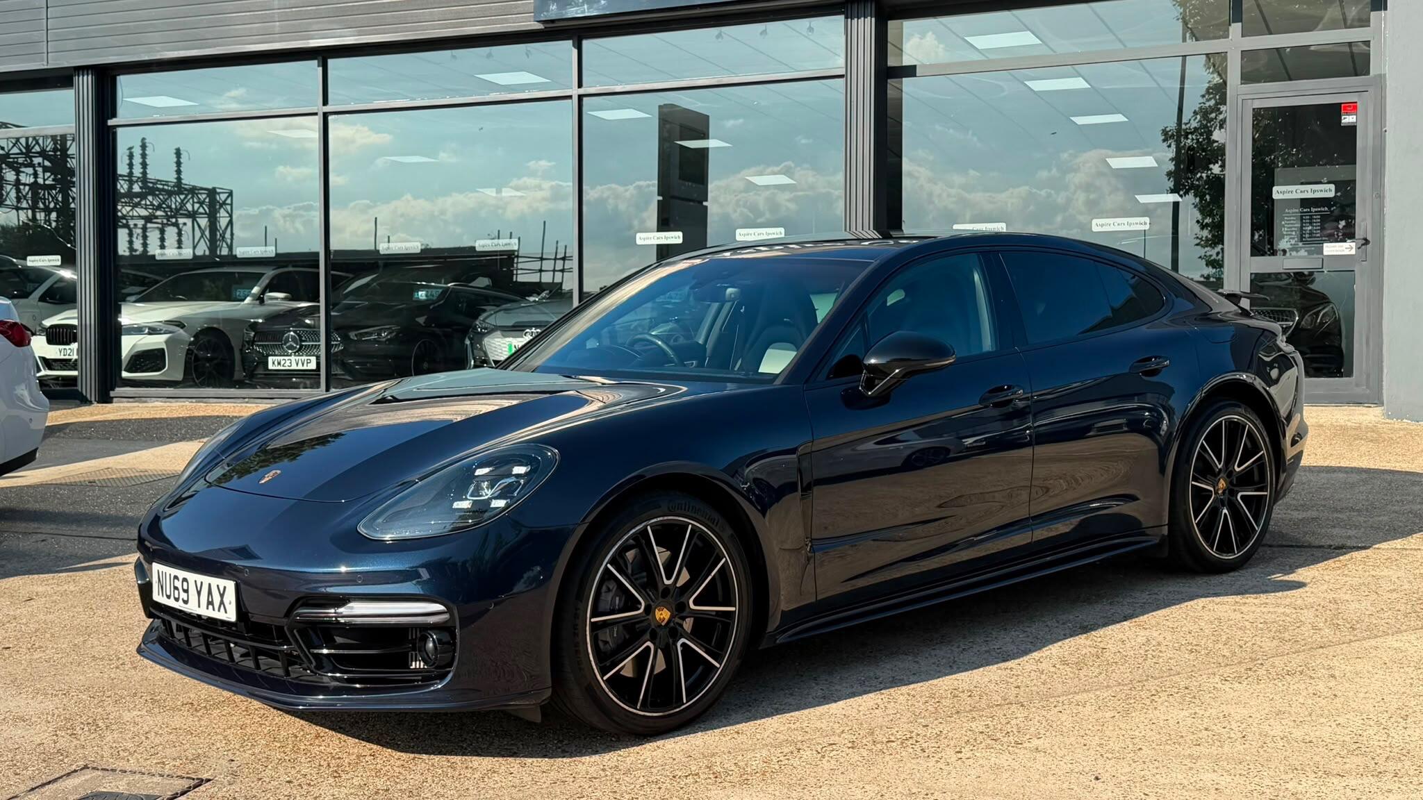 Porsche Panamera view 12