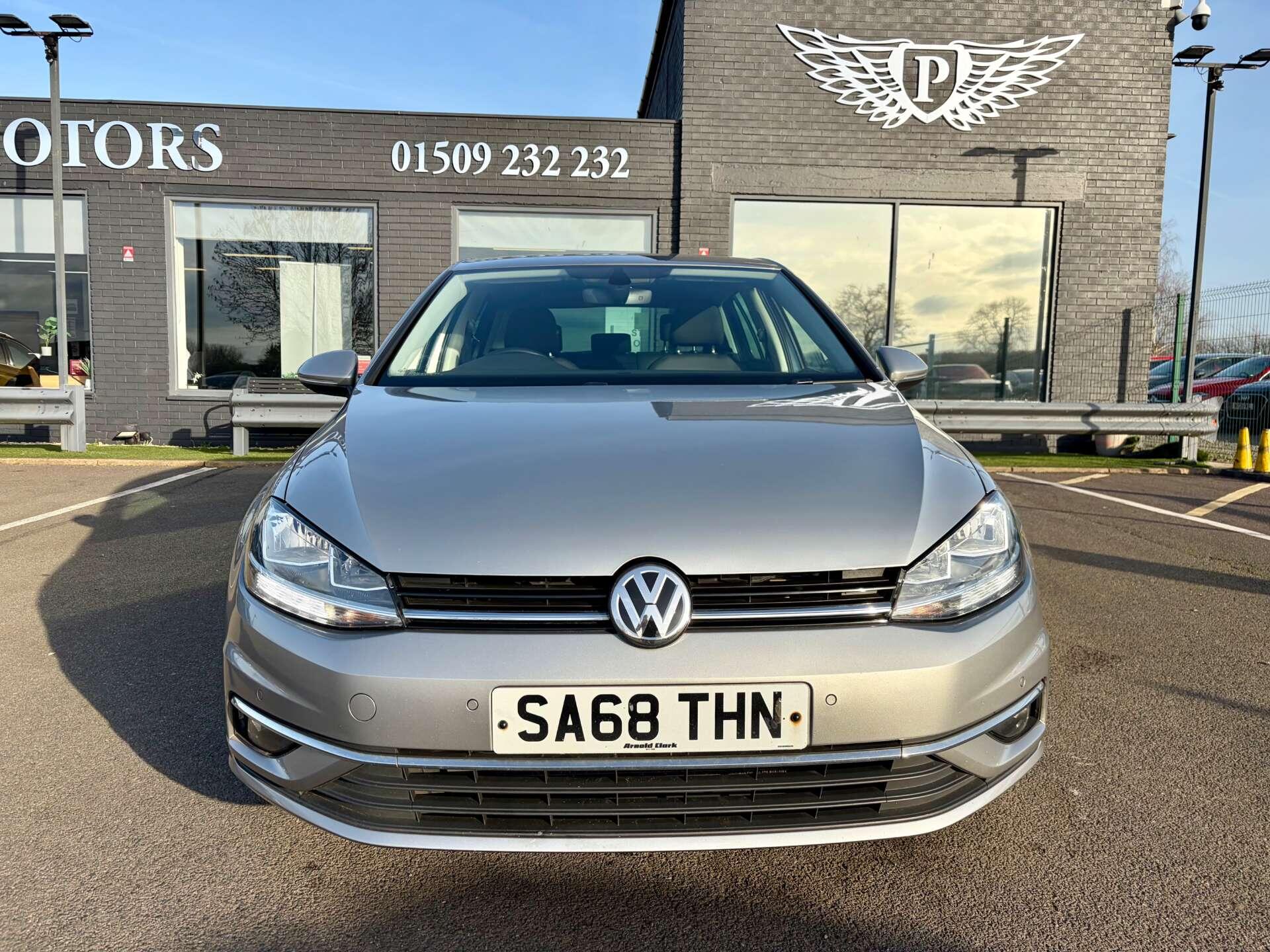 Volkswagen Golf view 3