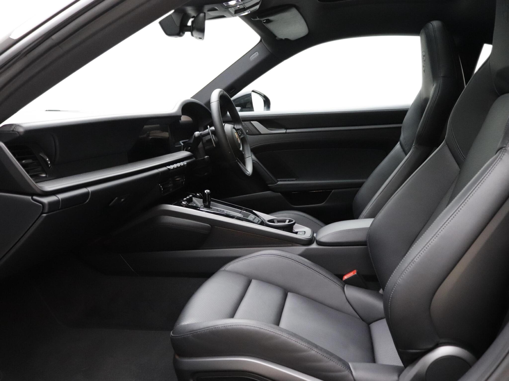 Porsche 911 view 13
