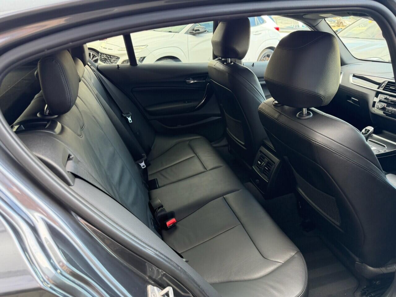 BMW 1 Series view 15