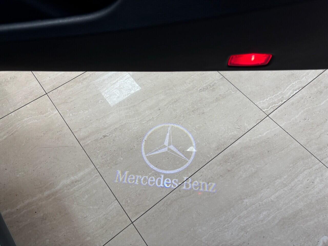 Mercedes-Benz C-Class view 14