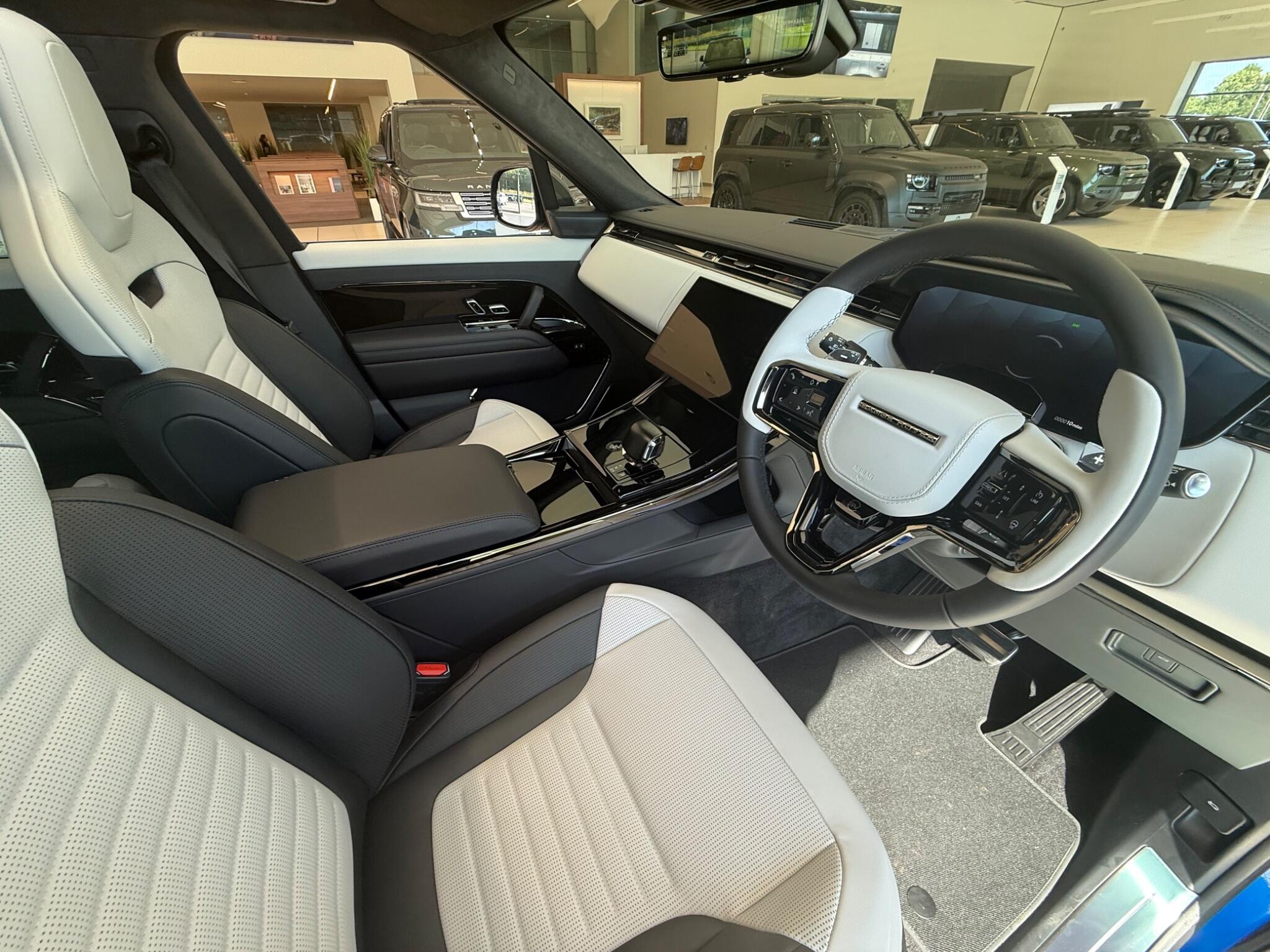 Land Rover Range Rover Sport view 5