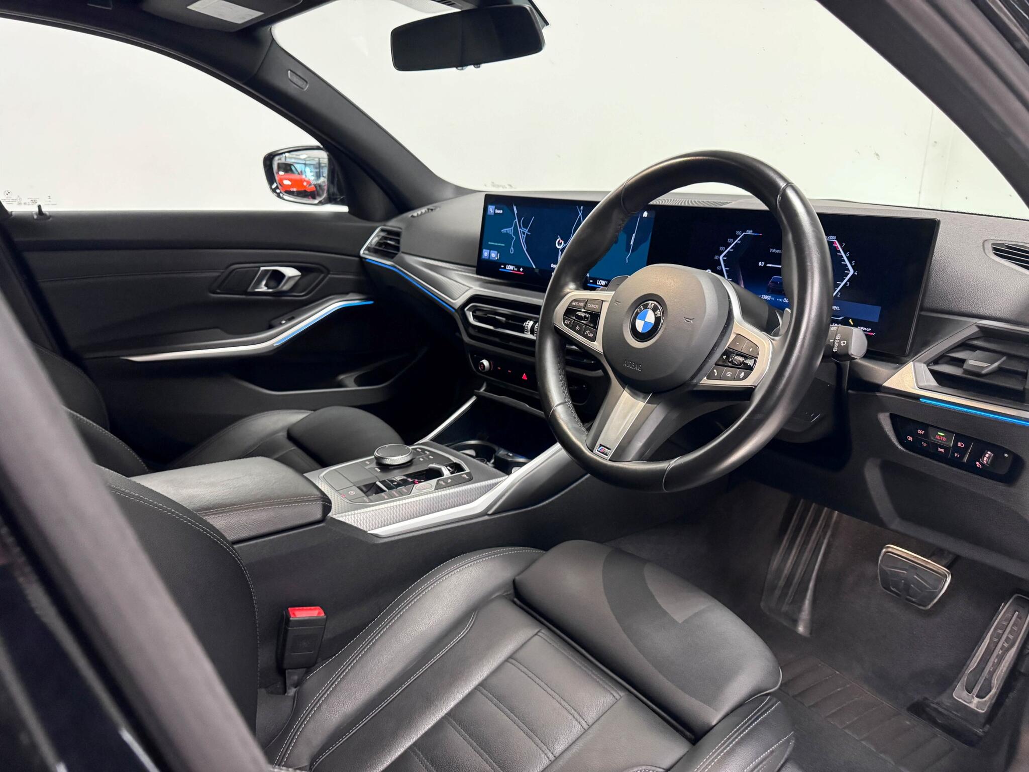 BMW 3 Series view 30