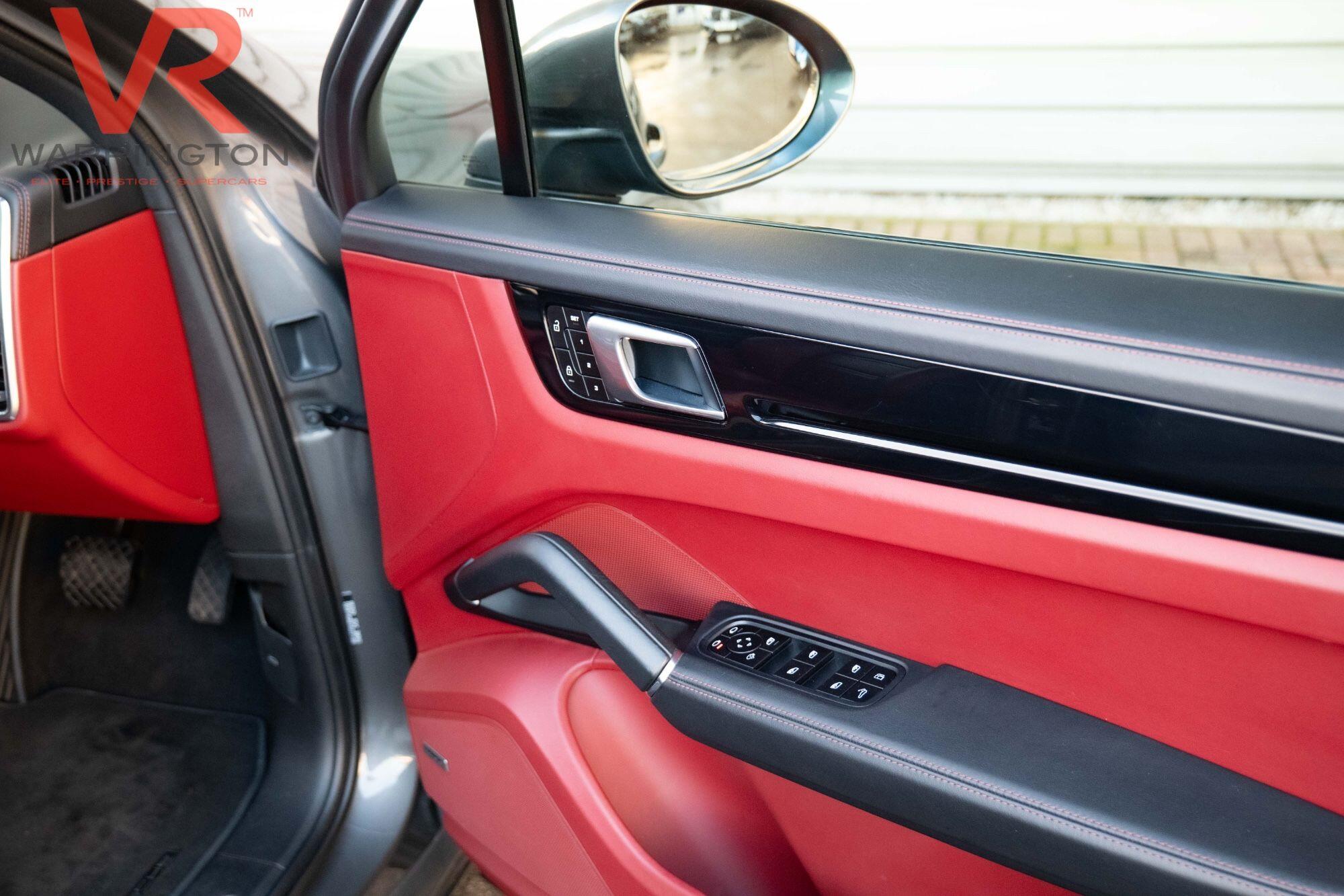 Porsche Cayenne view 22