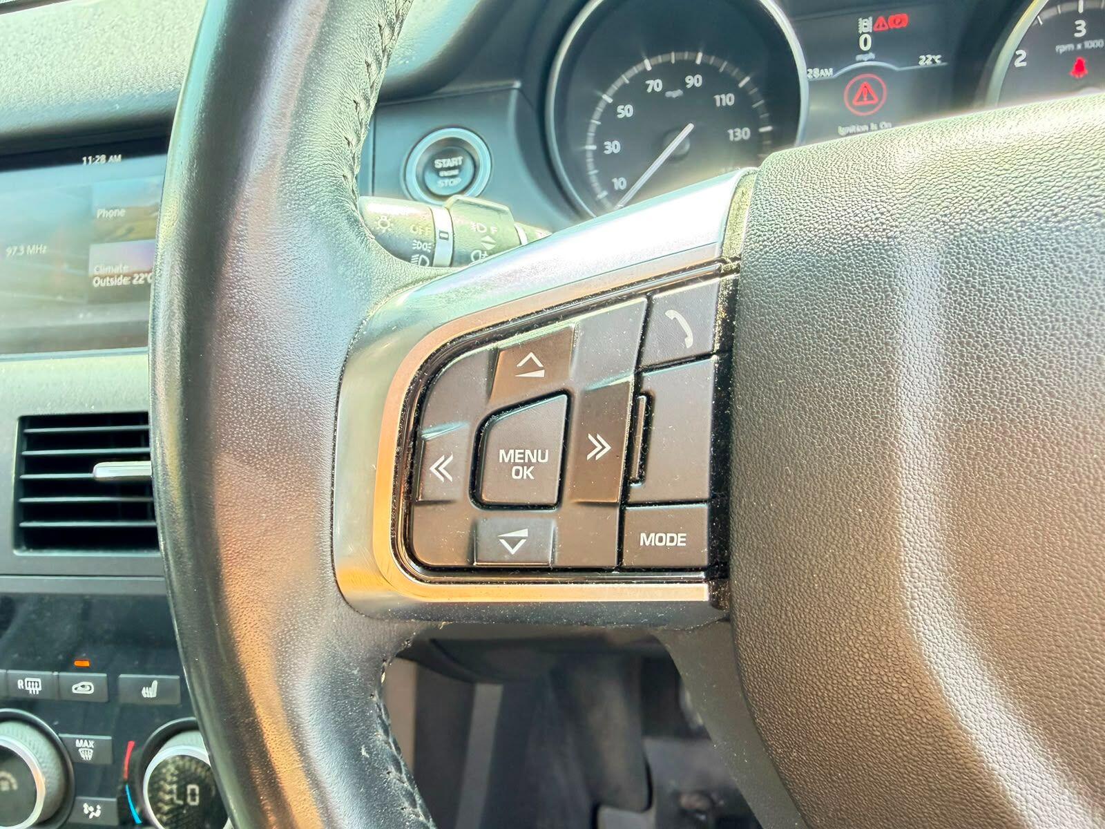Land Rover Discovery Sport view 25