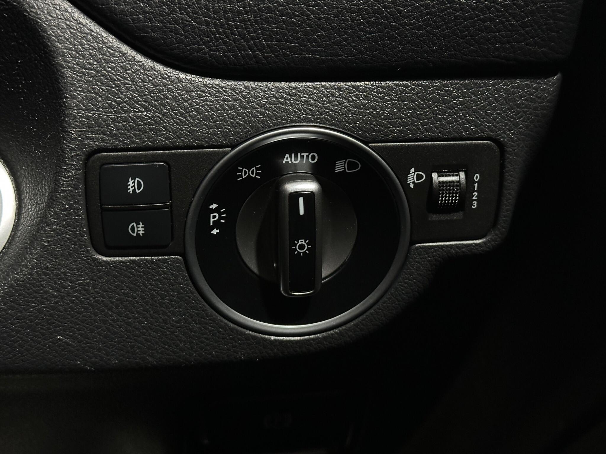 Mercedes-Benz Gla view 18