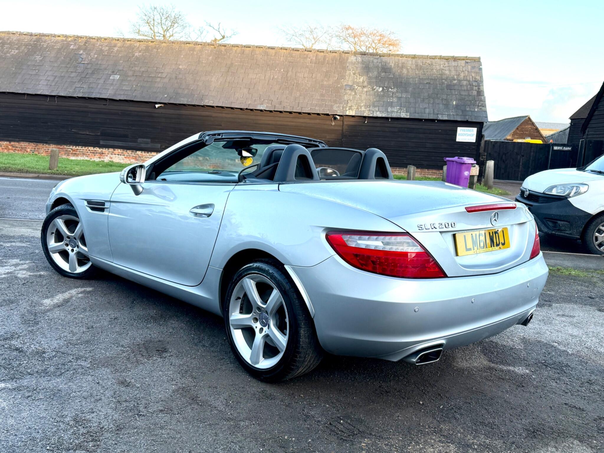 2011 Mercedes-Benz SLK image 22
