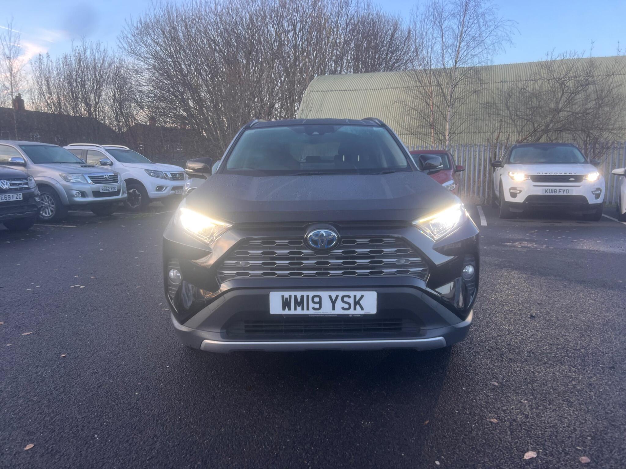 2019 Toyota RAV4 2.5 VVT-h Design CVT Euro 6 (s/s) 5dr • 116,015 miles image 3
