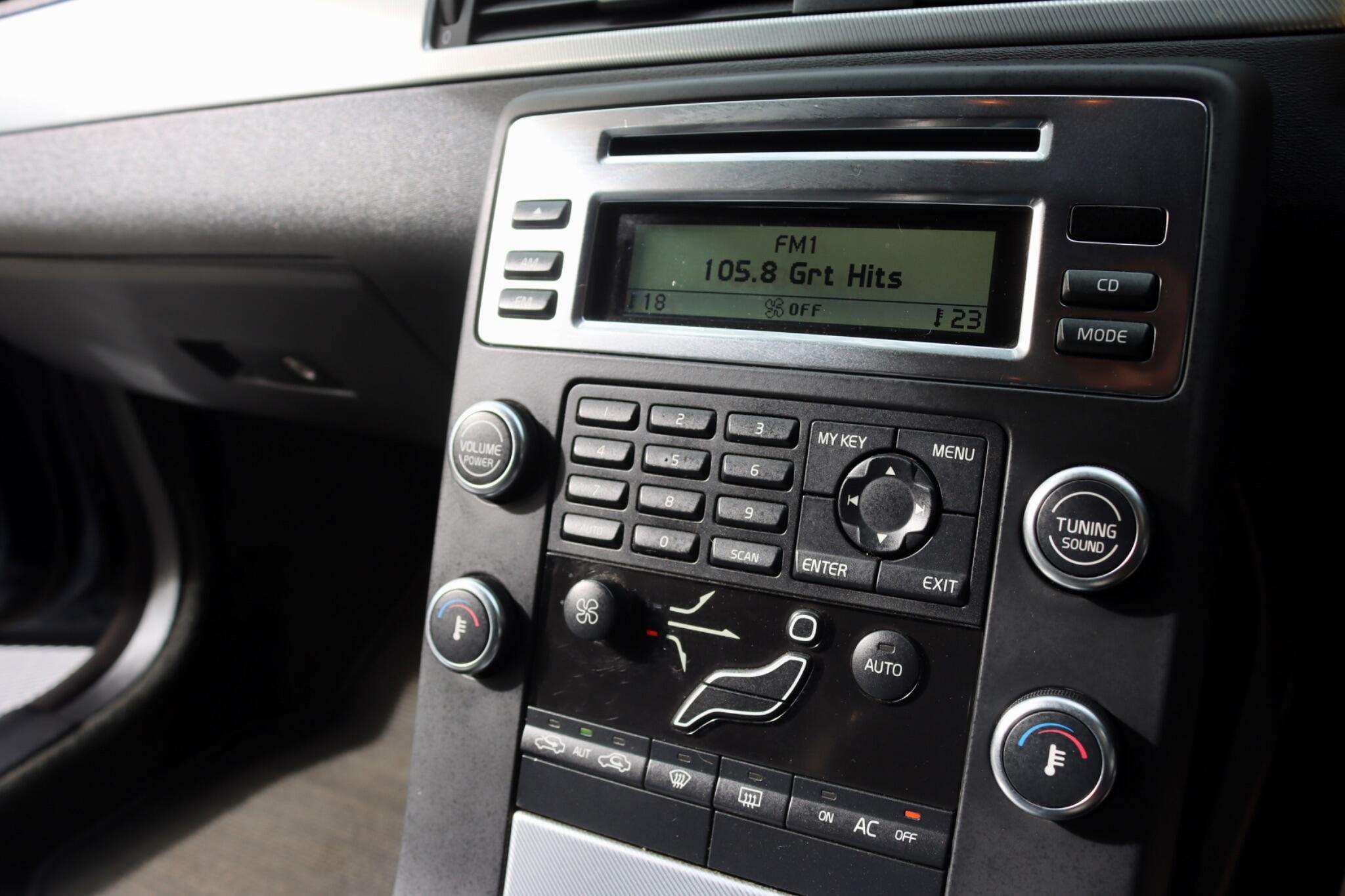 Volvo V70 view 34