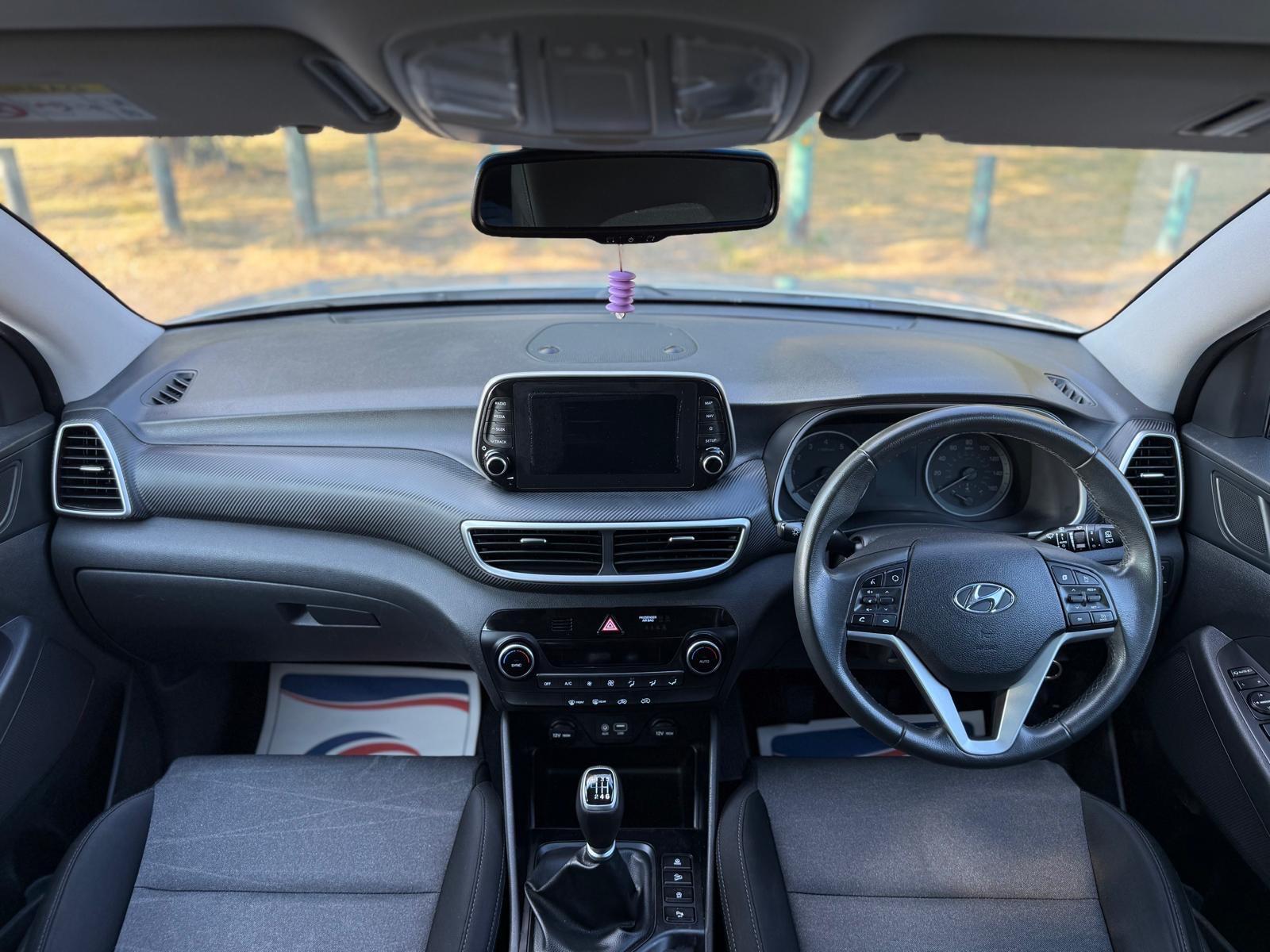 Mercedes-Benz C-Class view 32