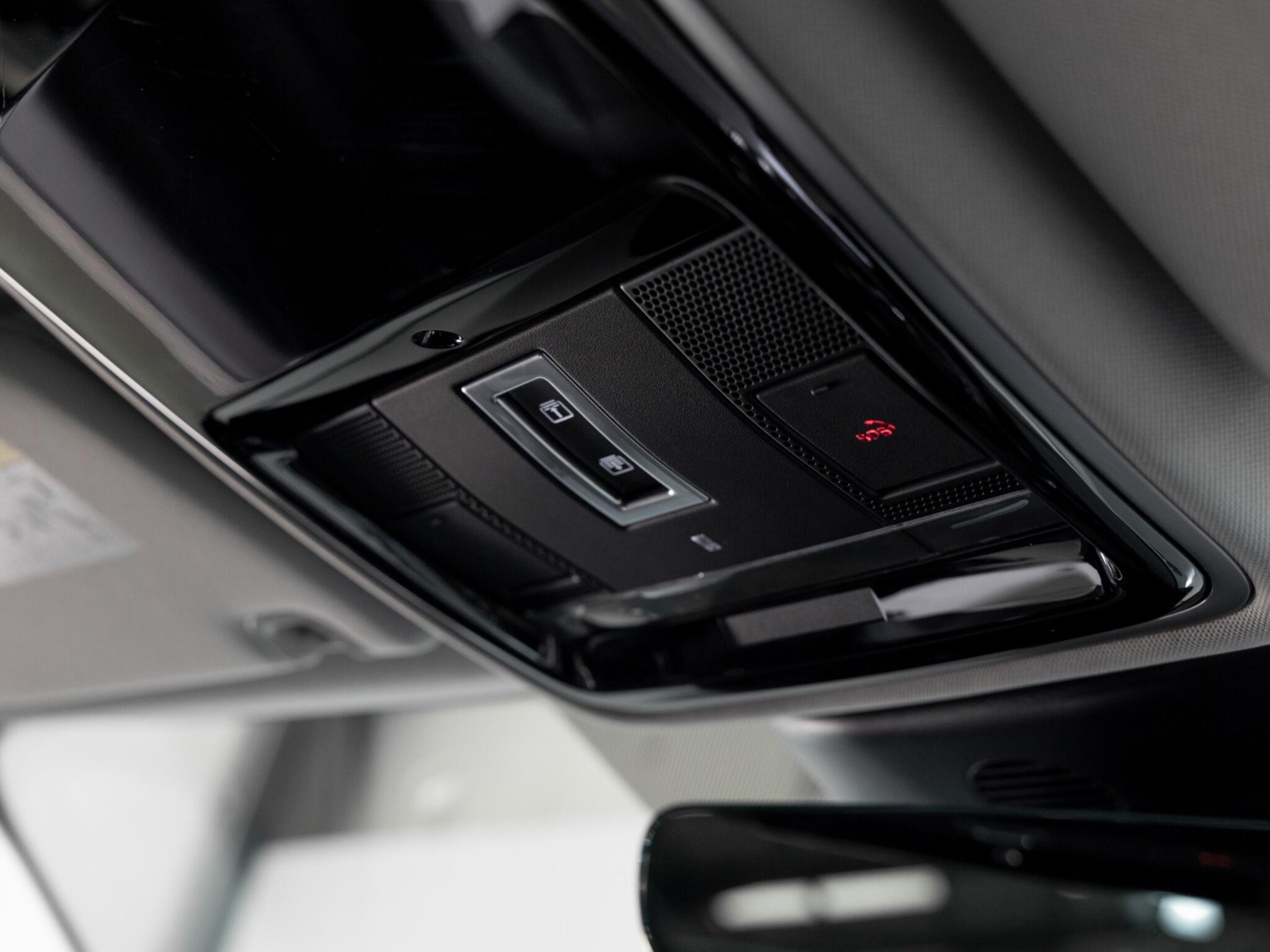 Land Rover Range Rover Sport view 19