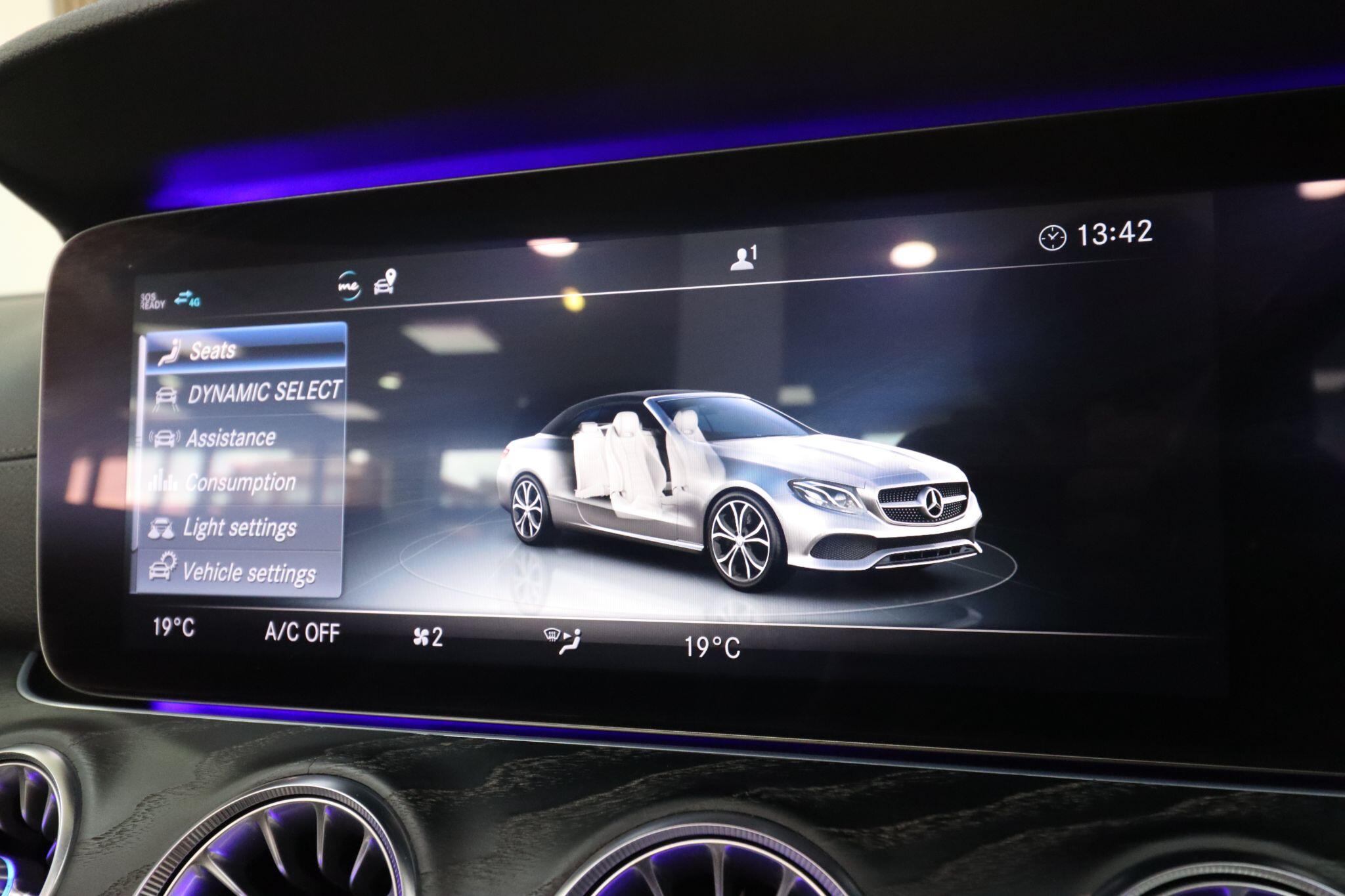Mercedes-Benz E Class view 36