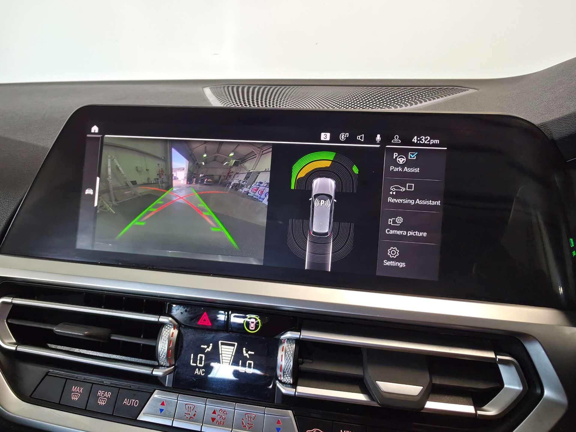 BMW 3 Series view 36