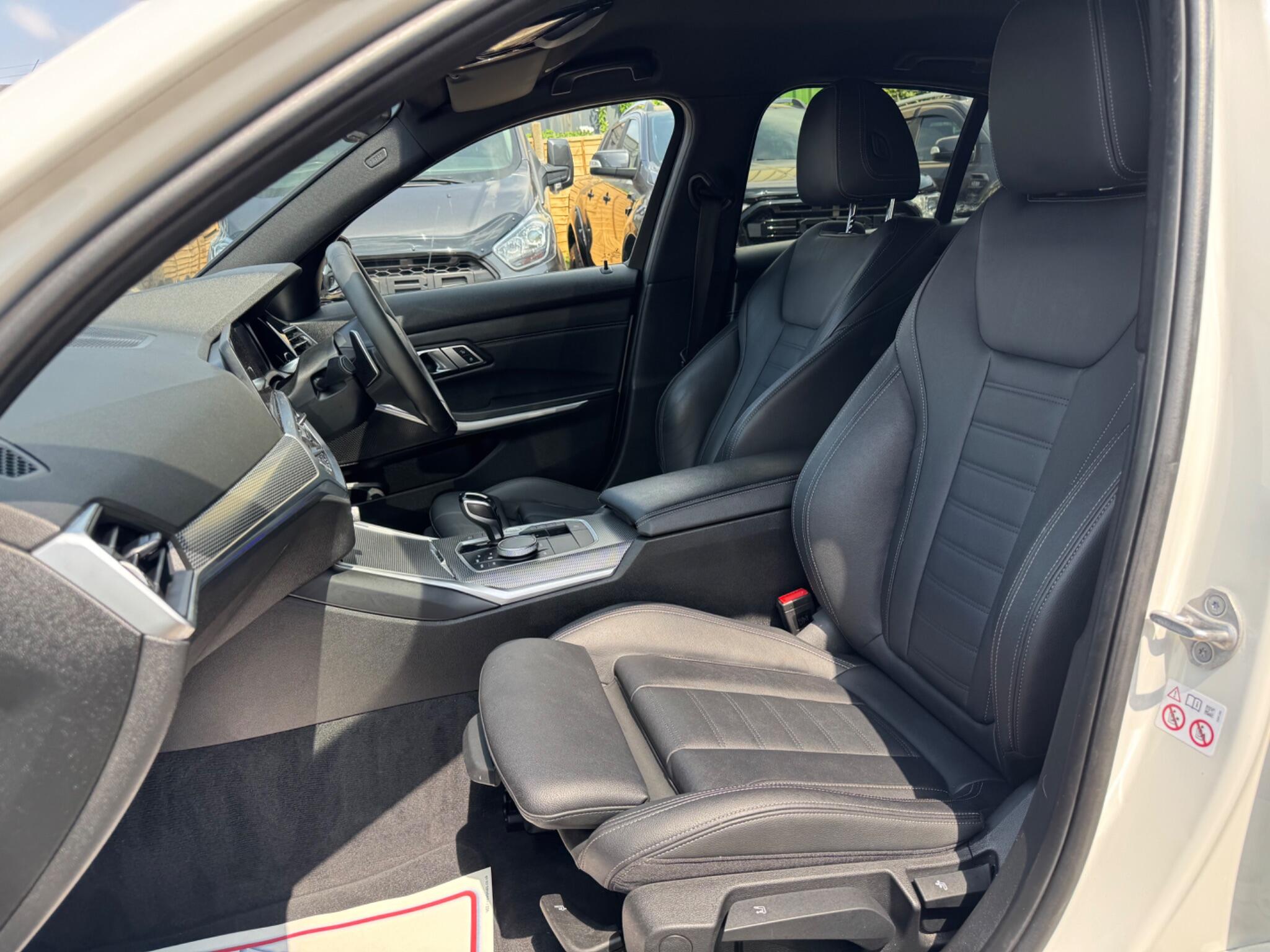 BMW 3 Series view 46