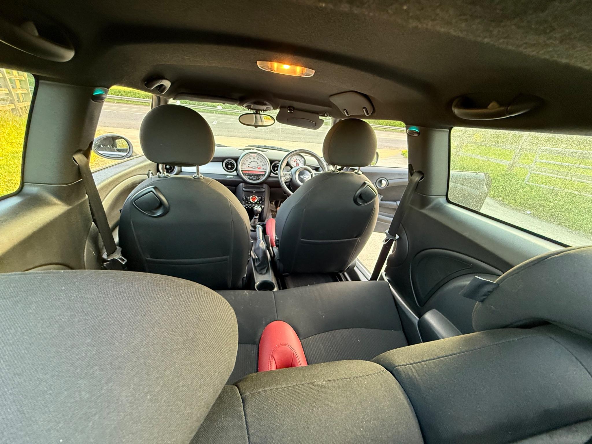 MINI Hatch 1.6 Cooper Euro 5 (s/s) 3dr — photo 38 of 78