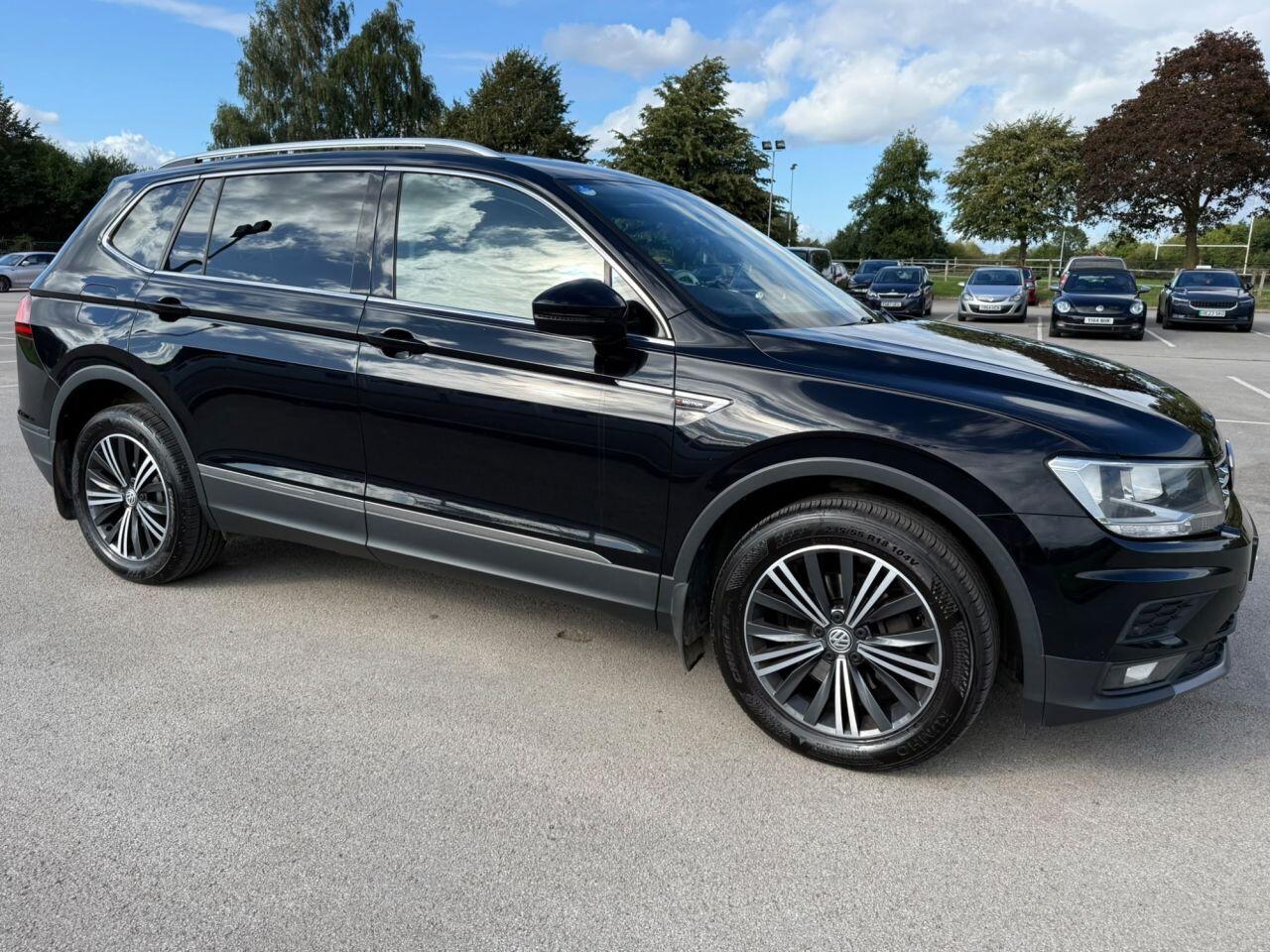Volkswagen Tiguan Allspace view 13