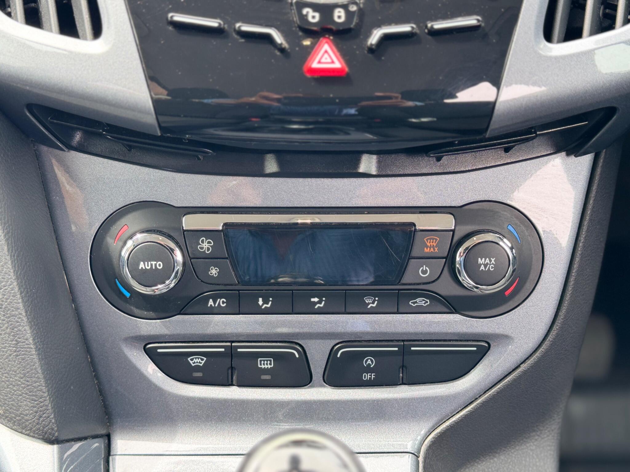Ford Focus view 19