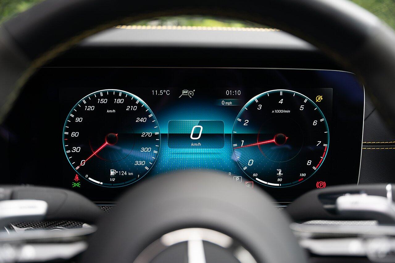 Mercedes-Benz E-Class view 52