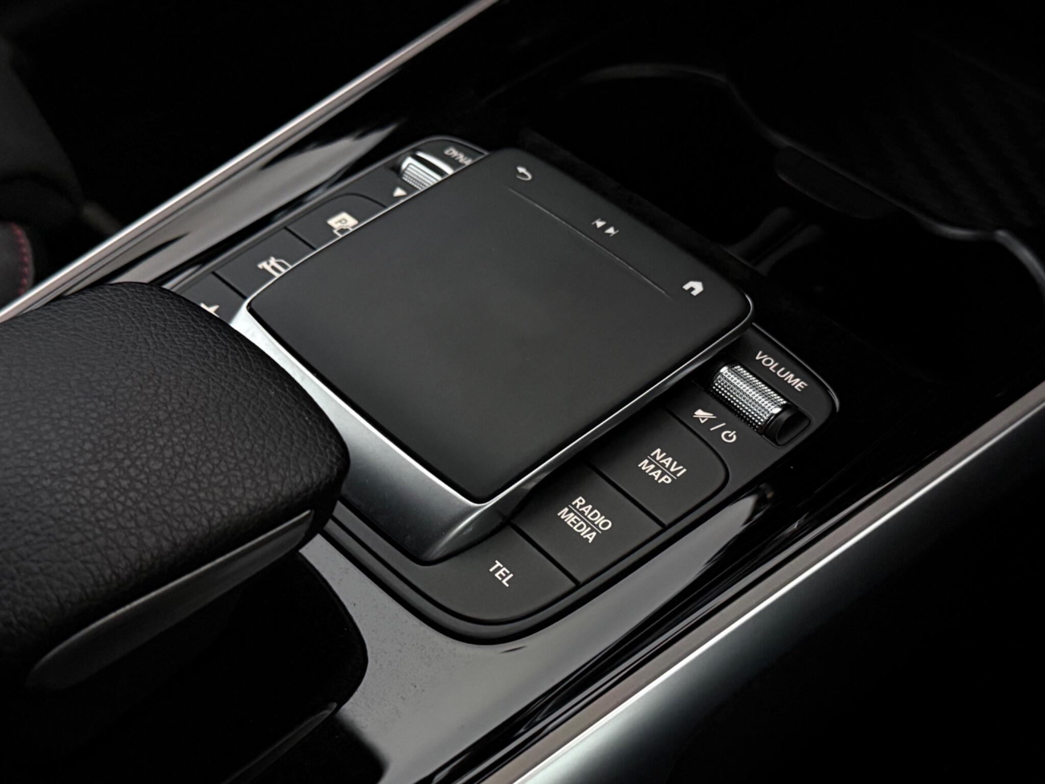 Mercedes-Benz GLB view 23
