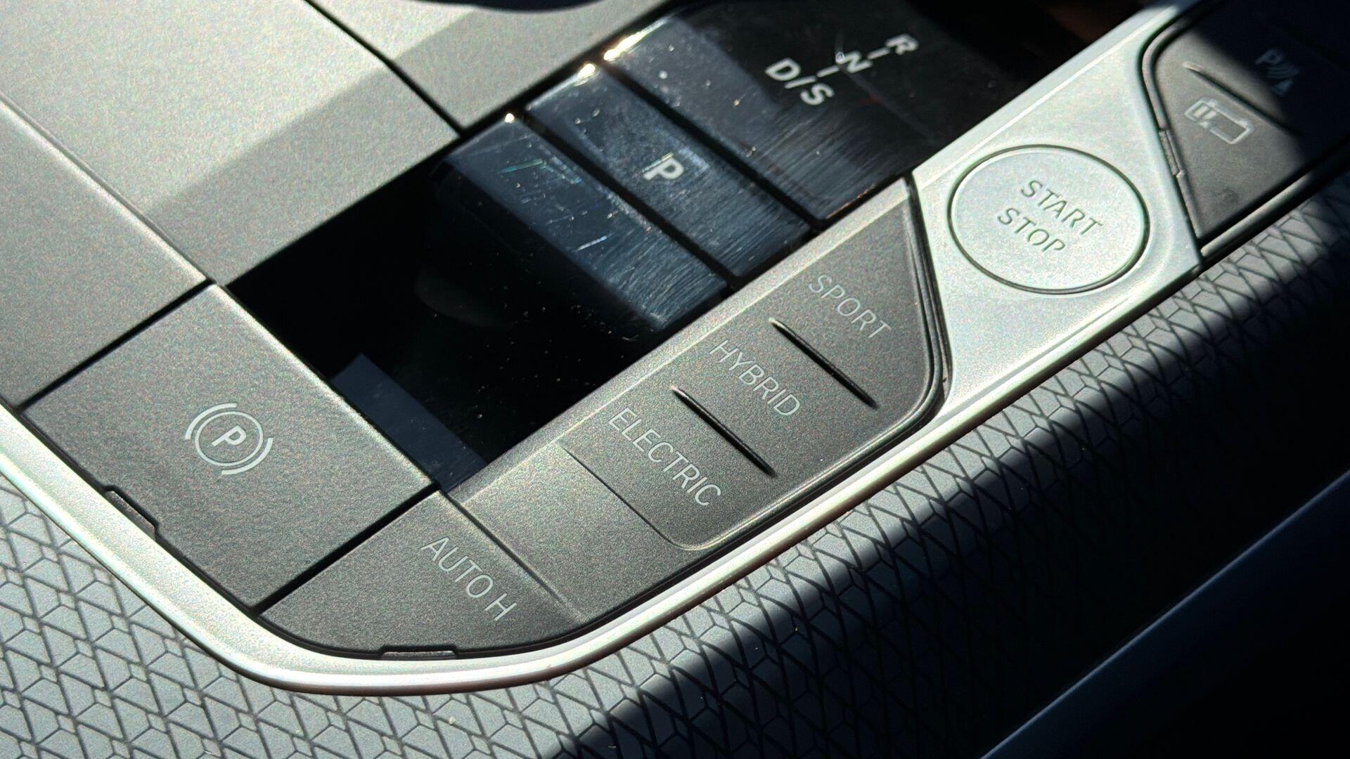 BMW 3 Series view 20