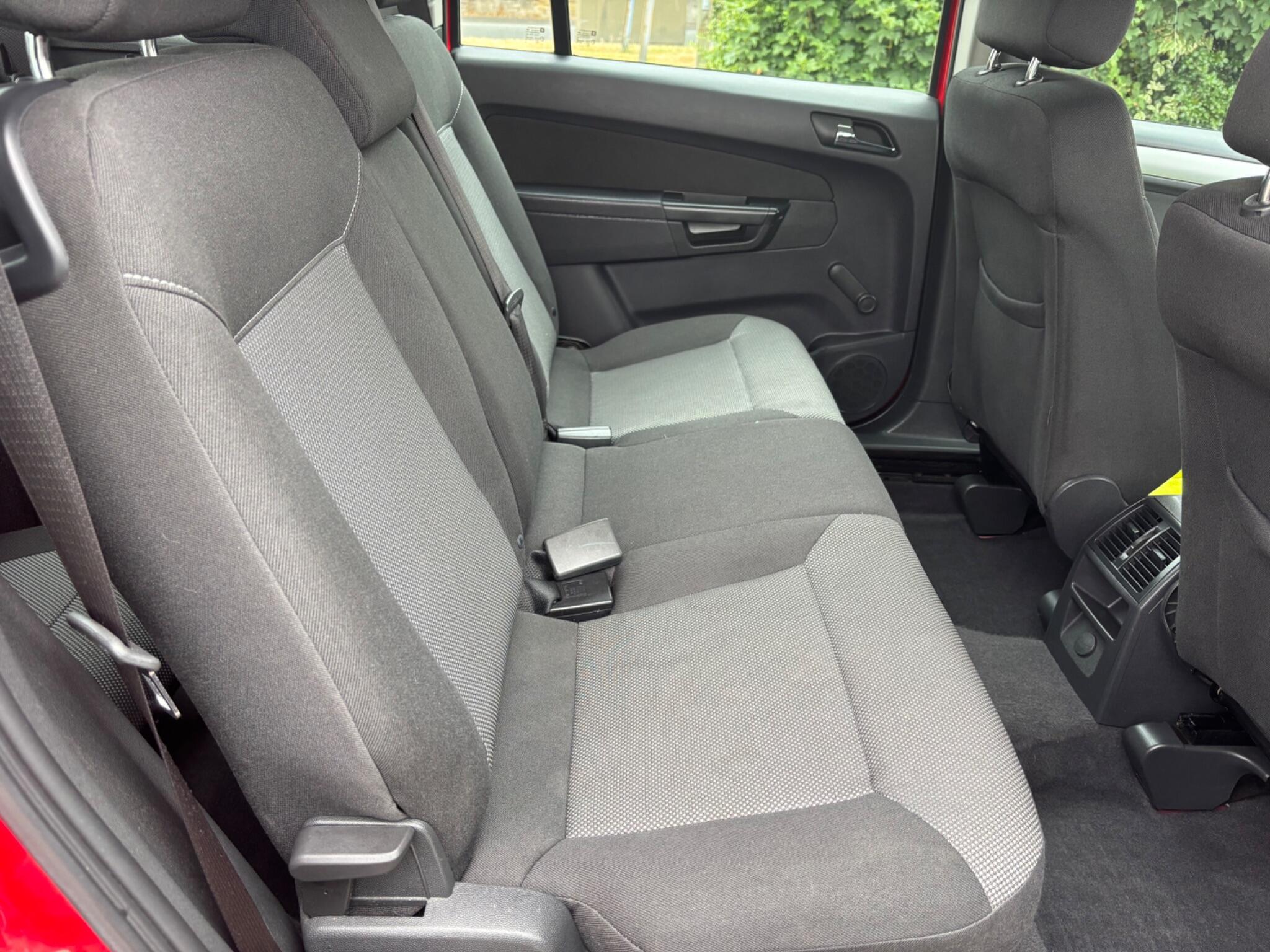 Vauxhall Zafira view 17