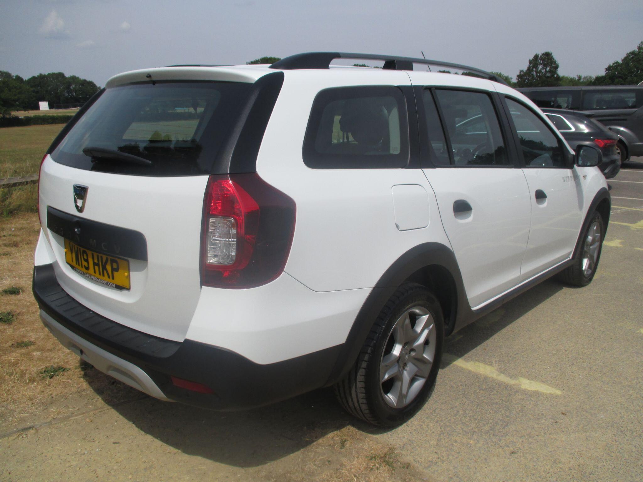Dacia Logan MCV Stepway view 10
