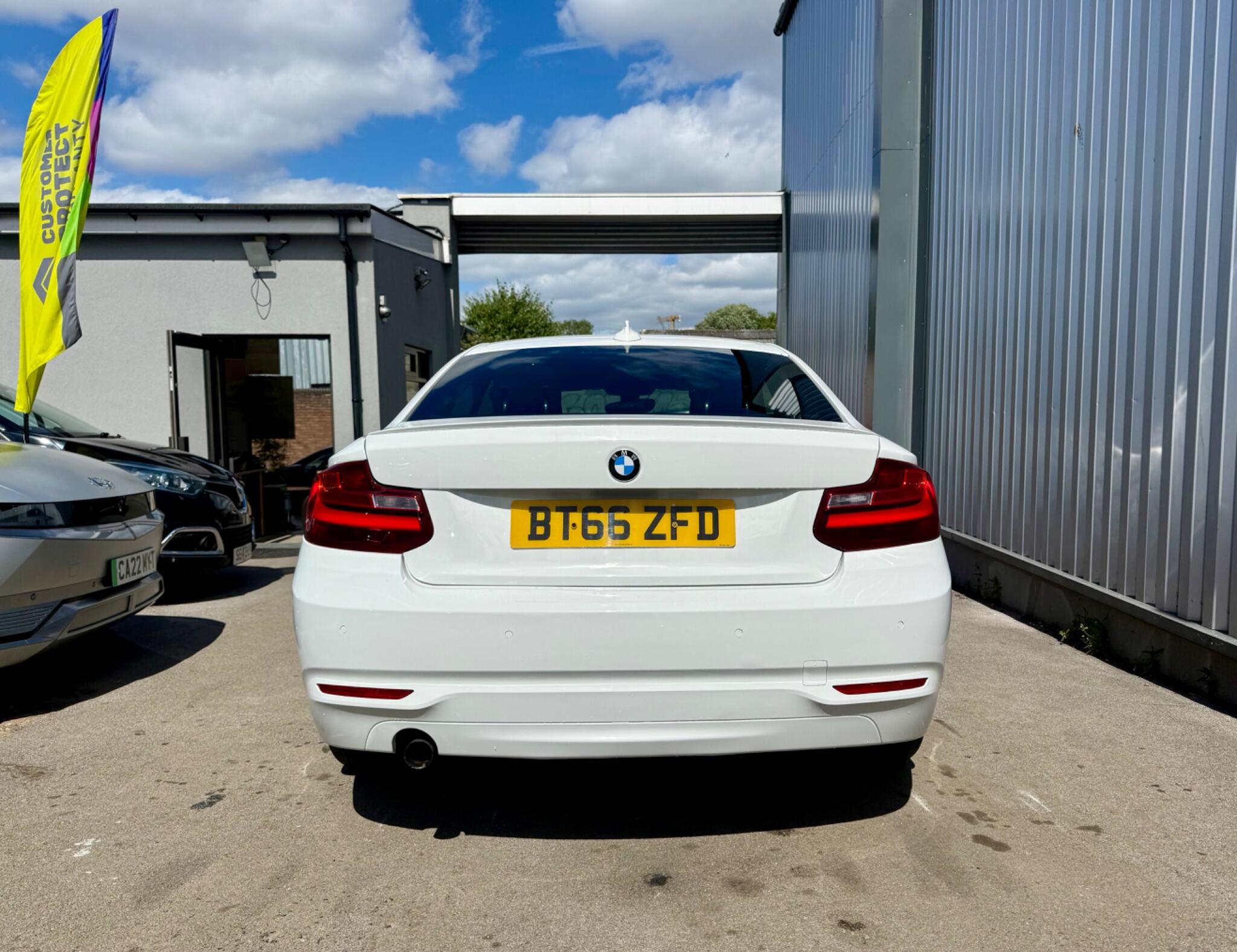 BMW 2 Series view 4