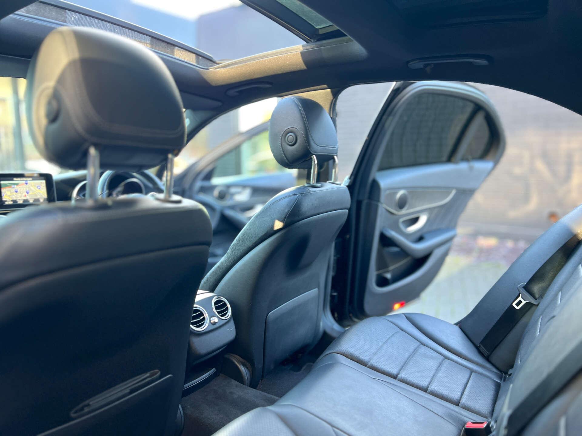 Mercedes-Benz C-Class view 22