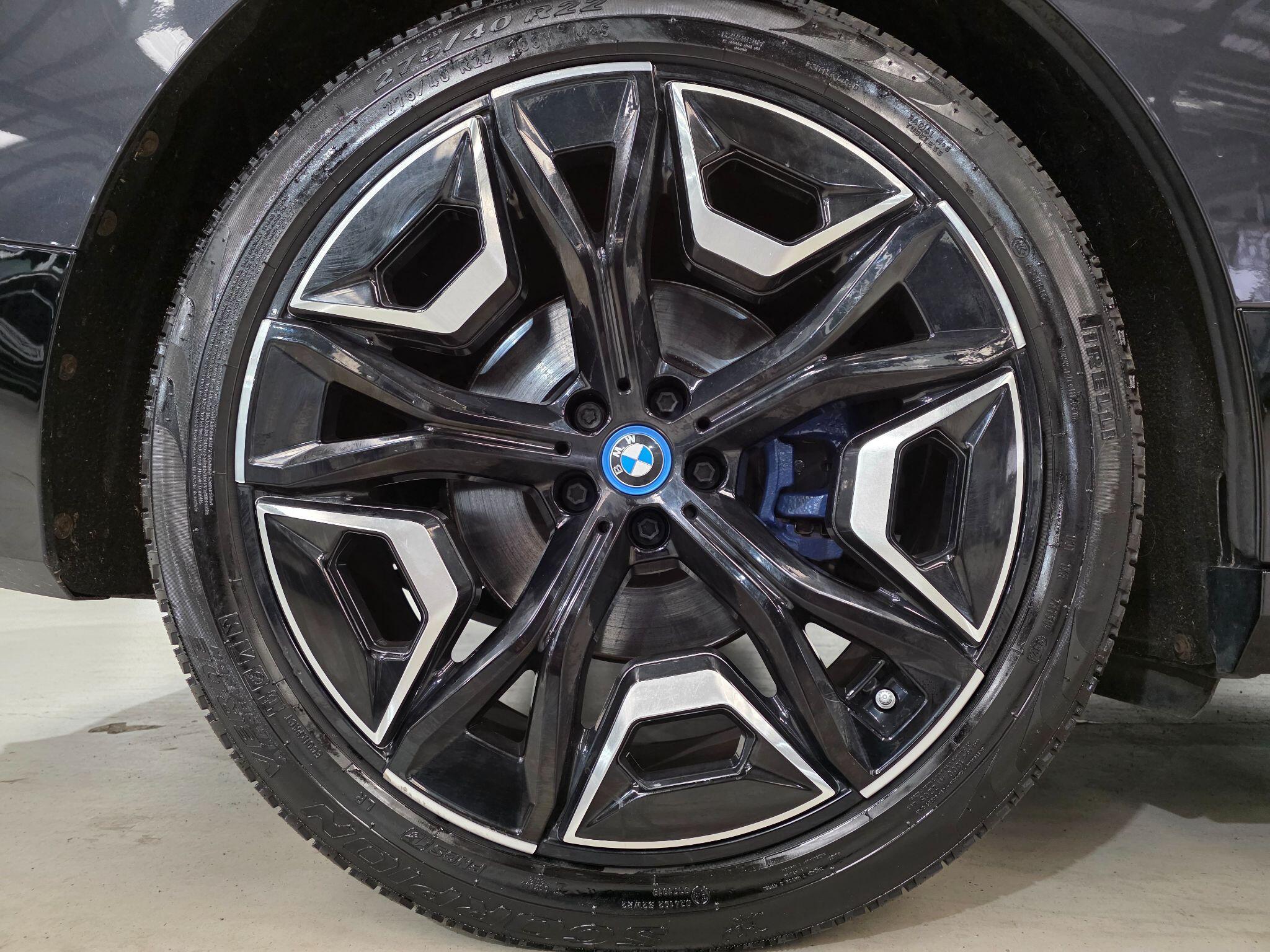 BMW Ix view 38