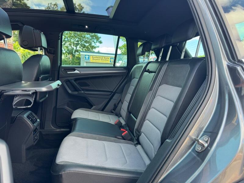 Volkswagen Tiguan view 17