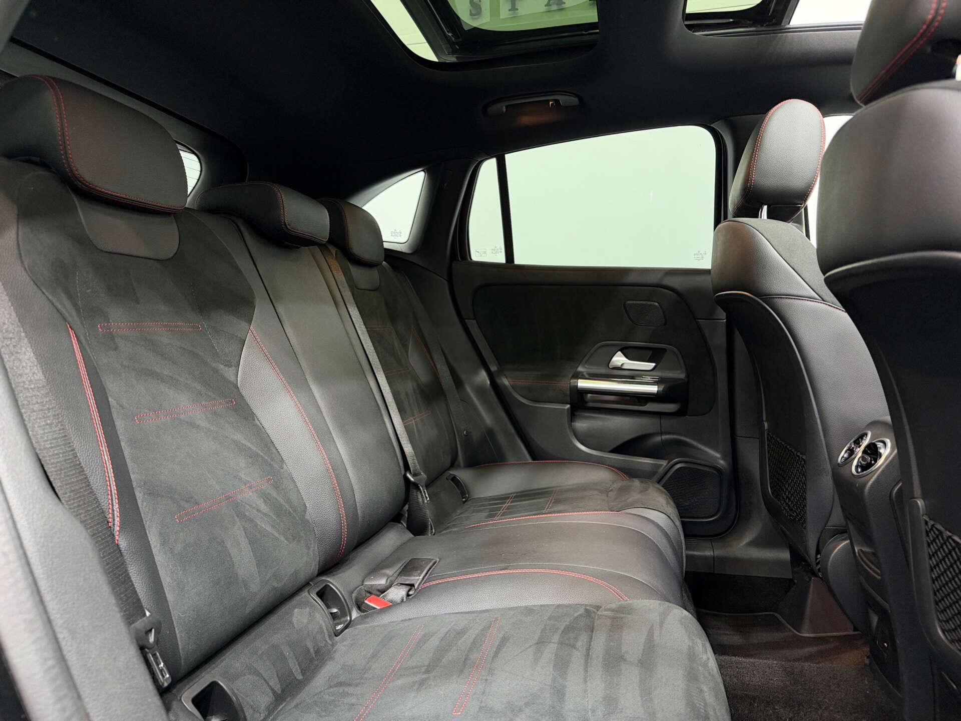 Mercedes-Benz Gla view 12