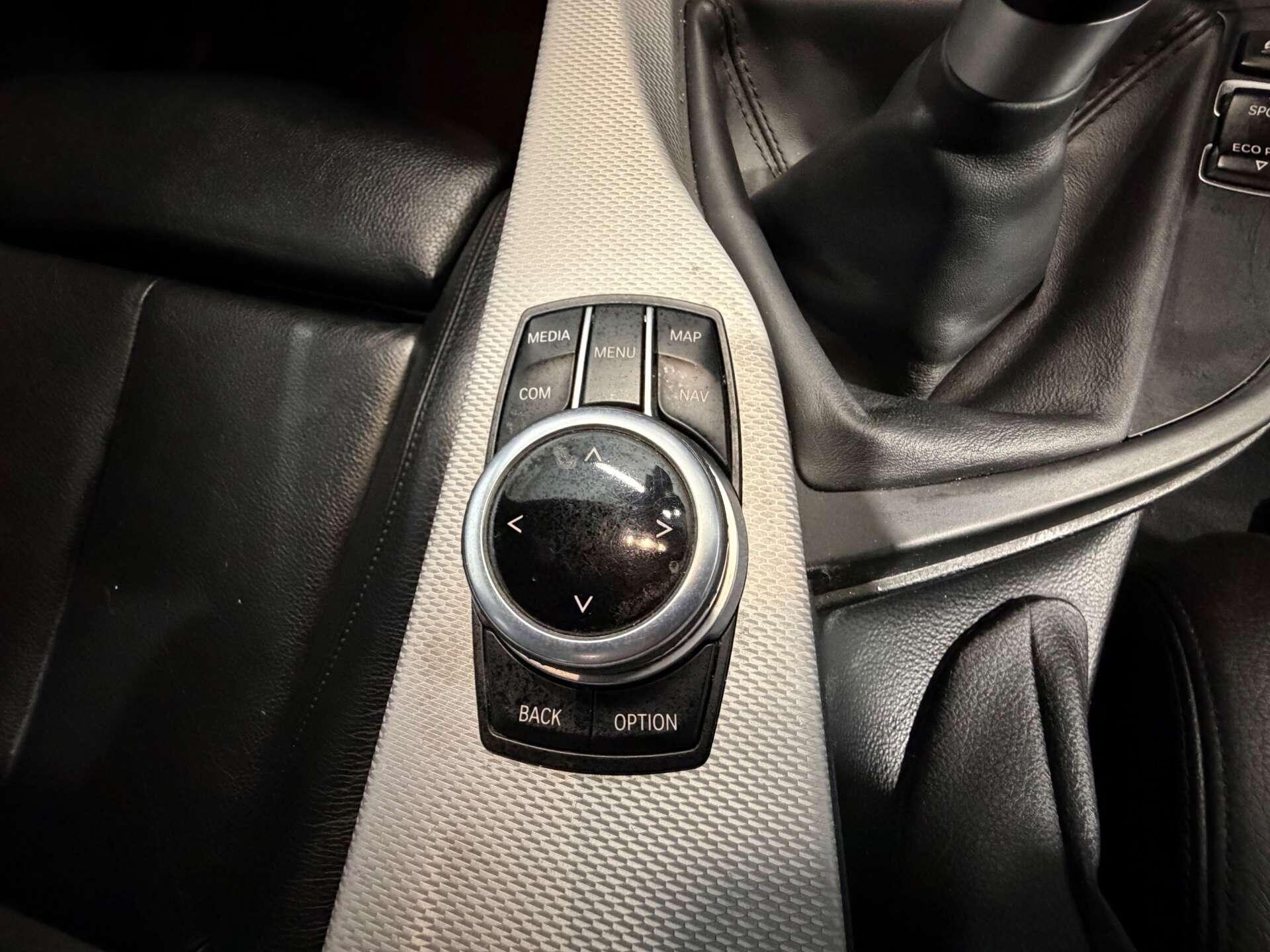 BMW 3 Series view 29