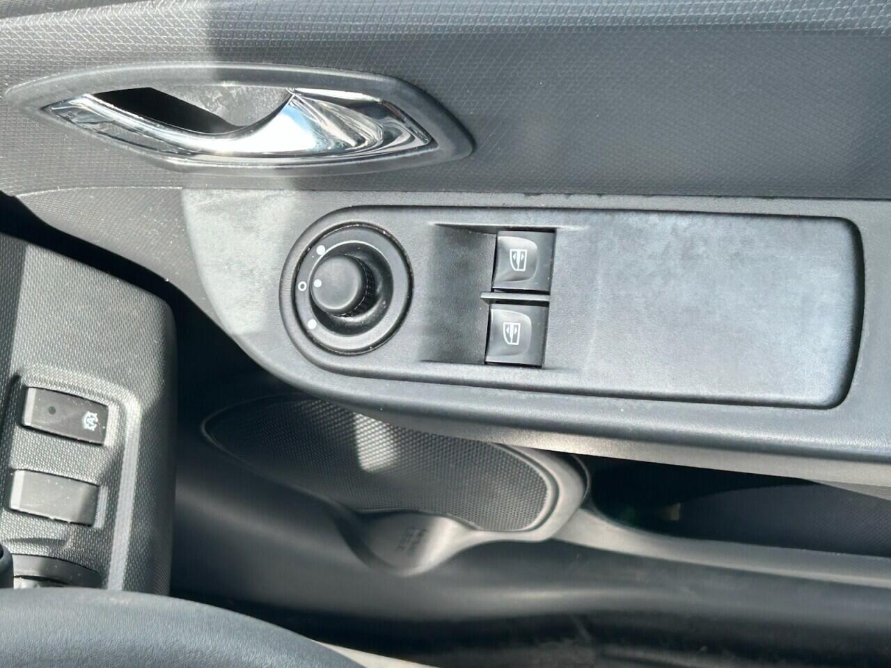 Renault Clio view 33