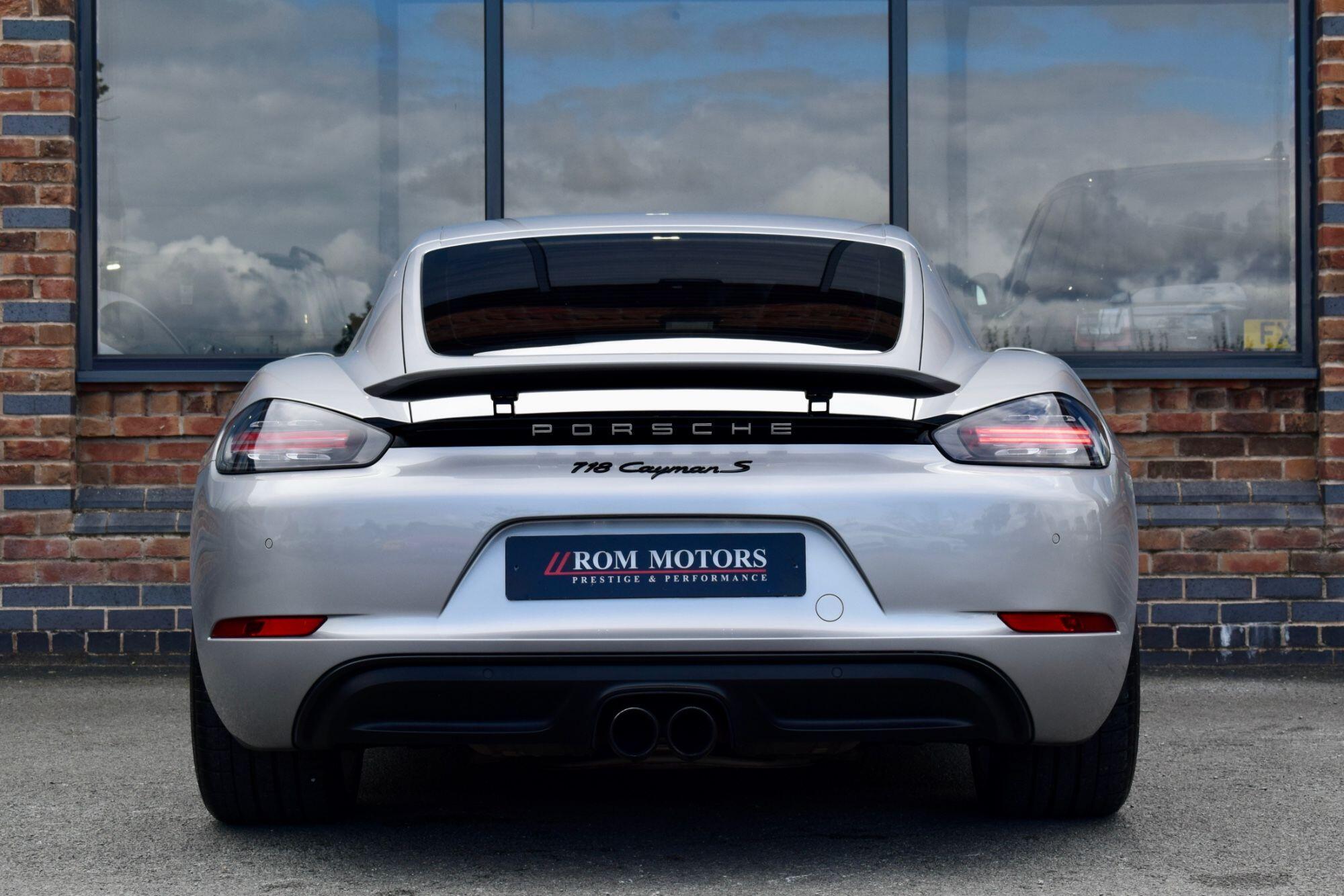Porsche Cayman view 44