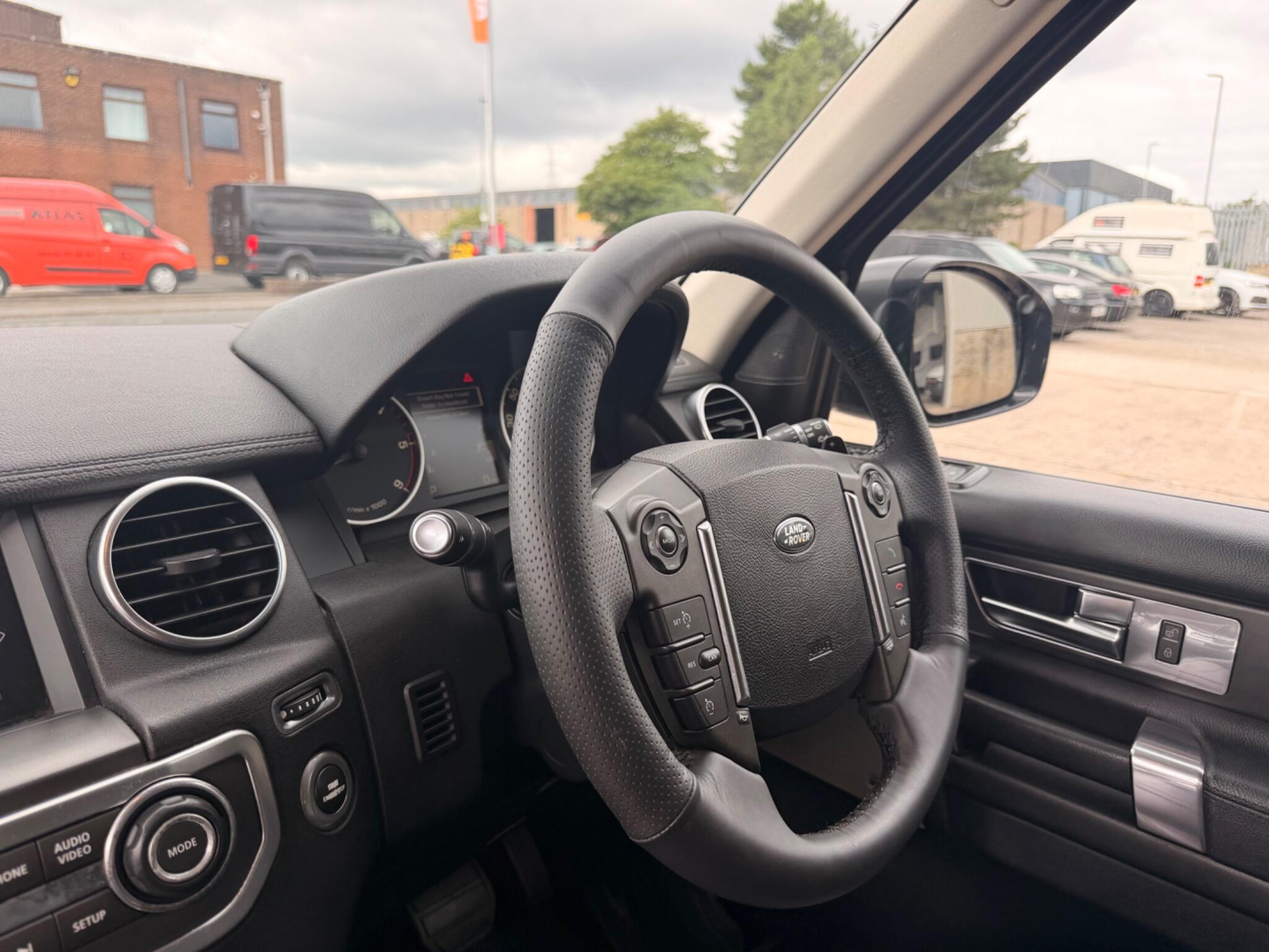 Land Rover Discovery view 25