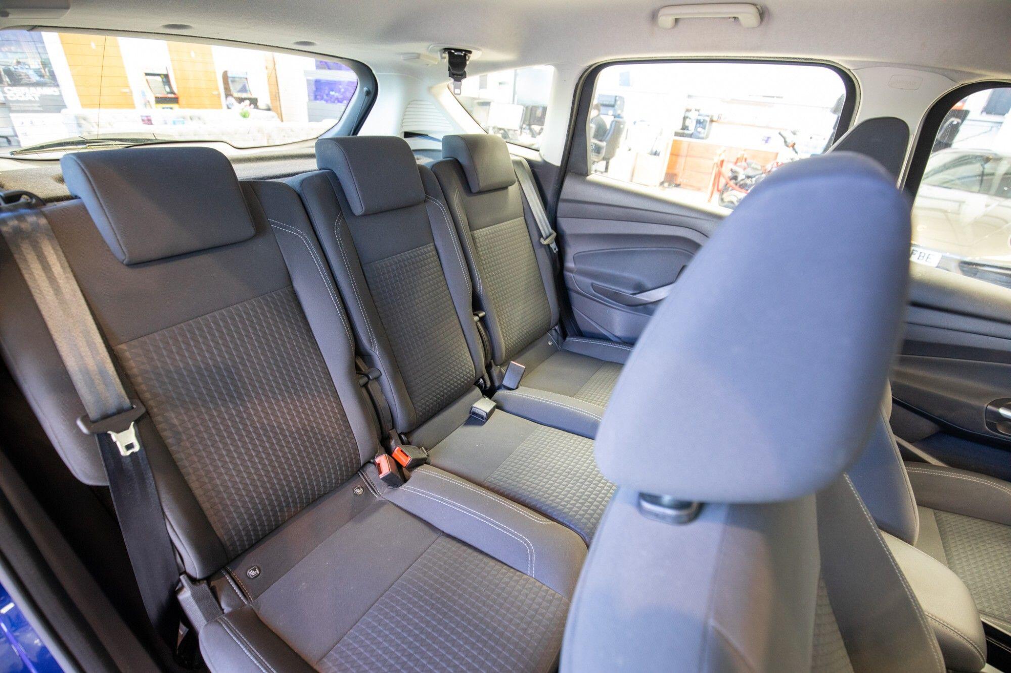 Ford C-Max view 15
