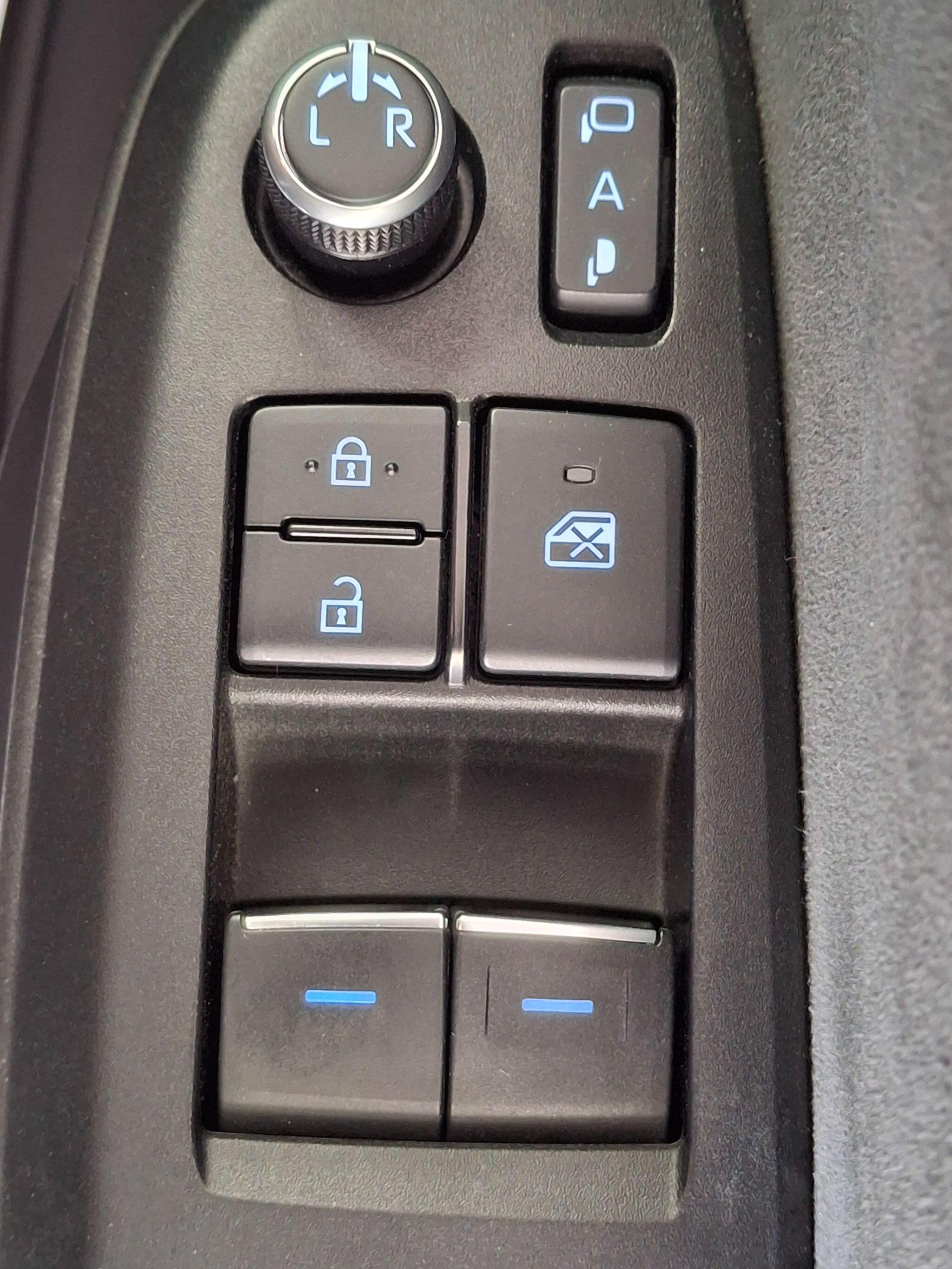 Toyota Yaris view 10
