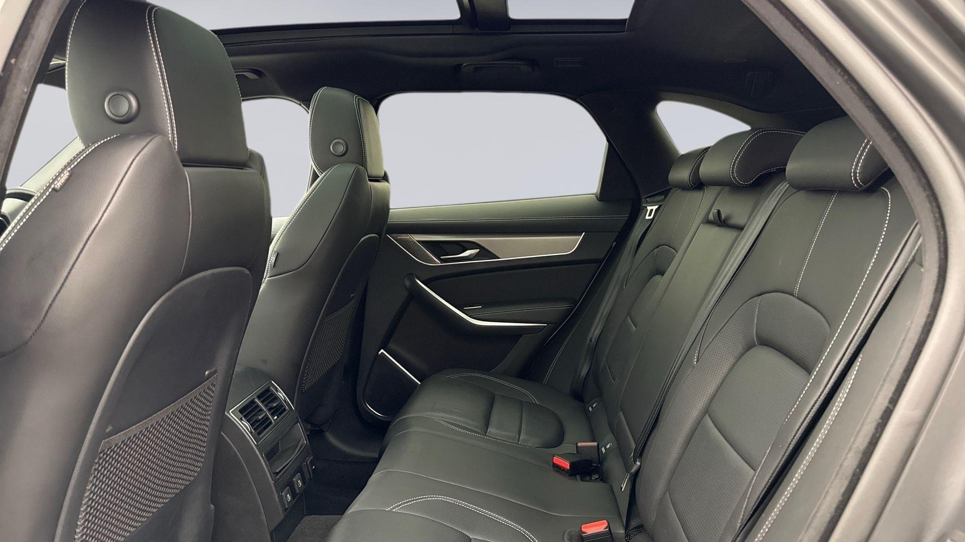 Jaguar F-Pace view 4