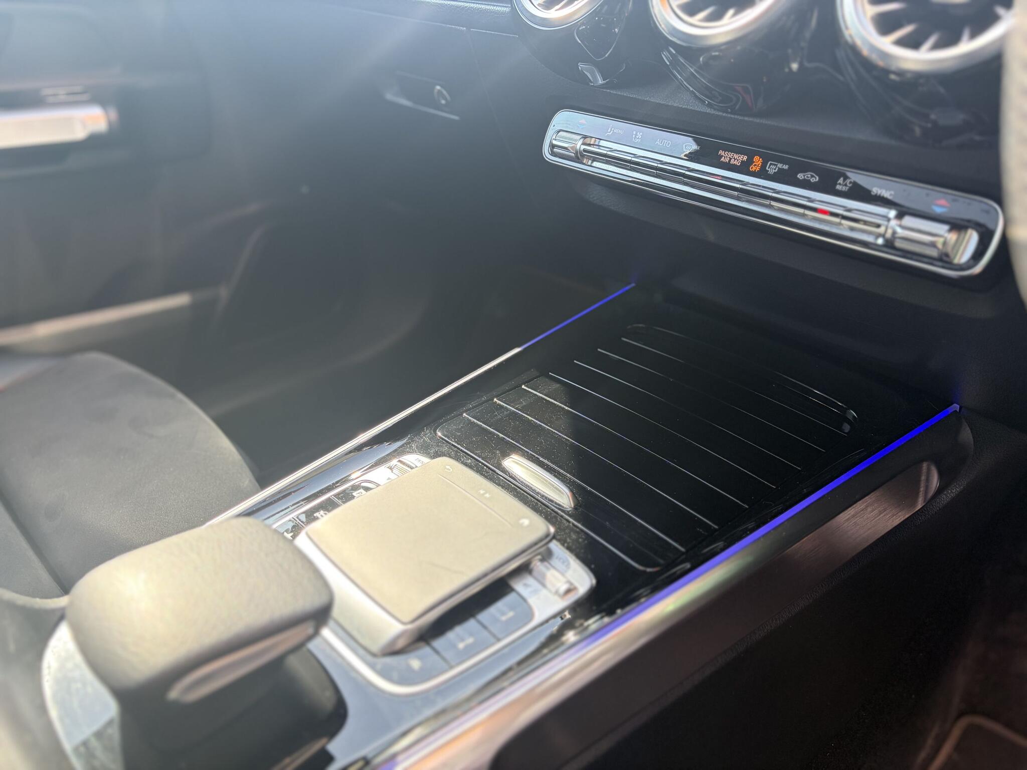 Mercedes-Benz GLB view 19