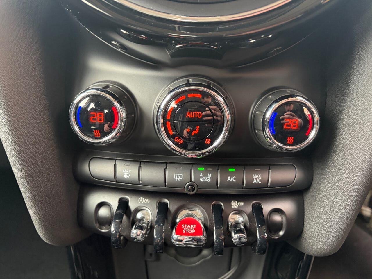Mini Hatch view 26