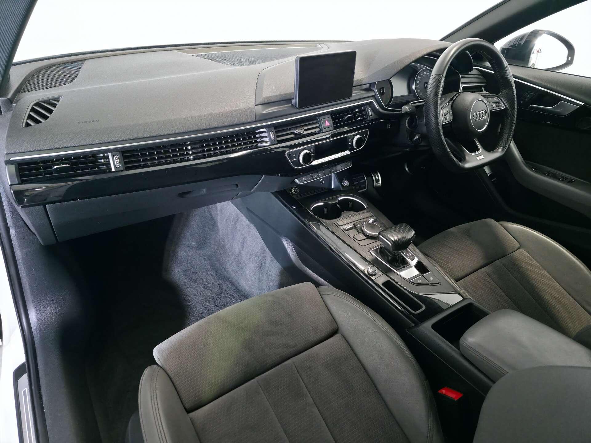 Audi A4 view 58