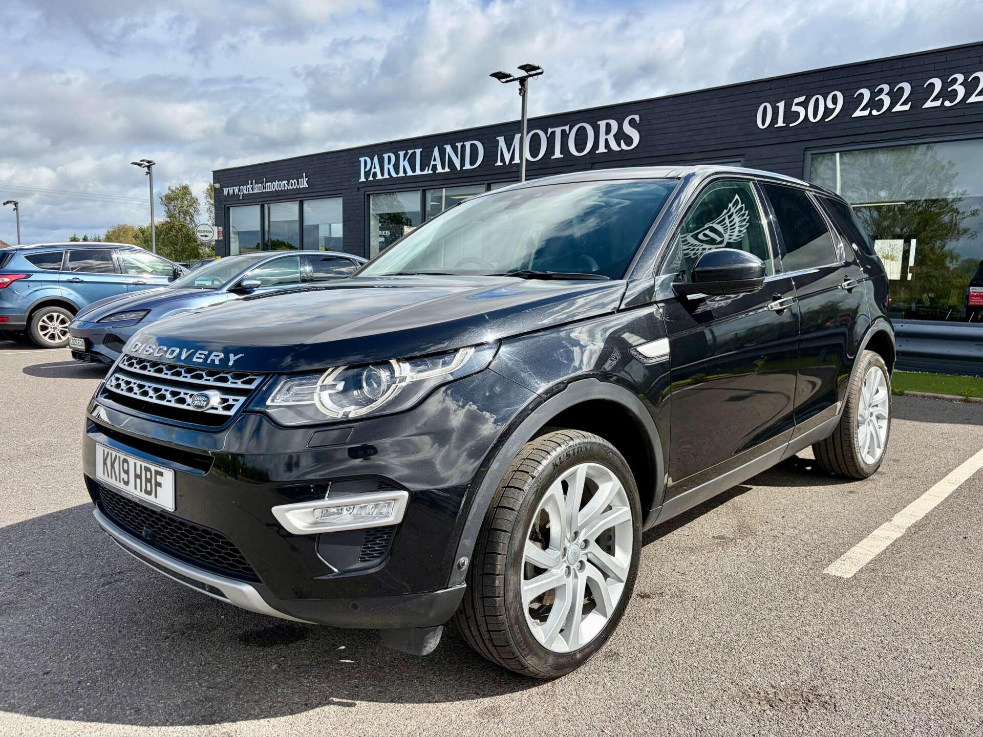 Land Rover Discovery Sport view 4