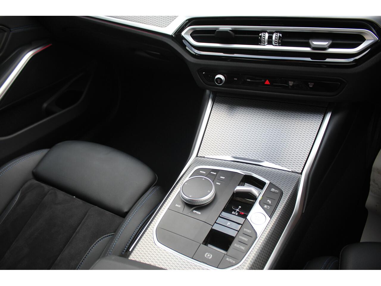 BMW 3 Series view 25