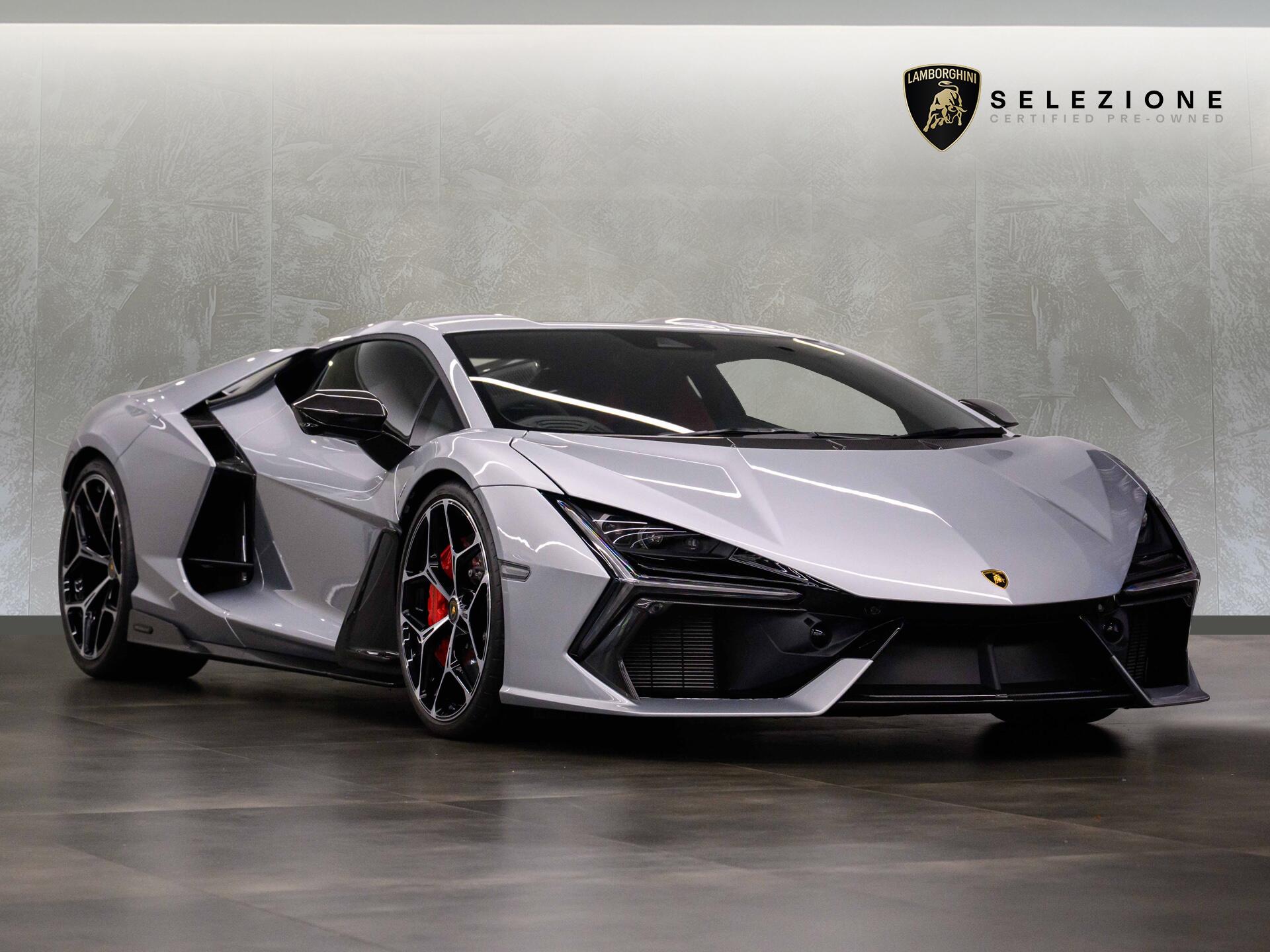 Lamborghini Revuelto