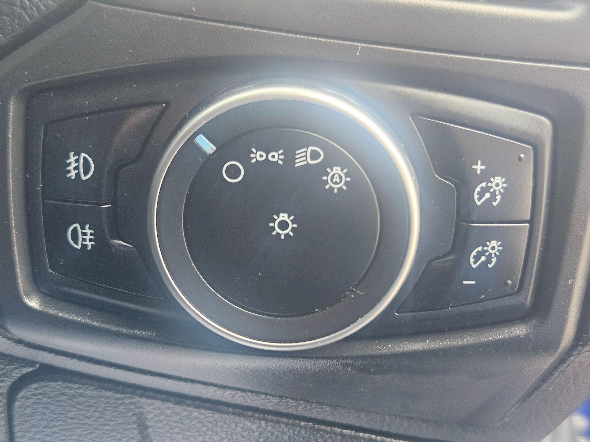 2017 Ford Focus image 39